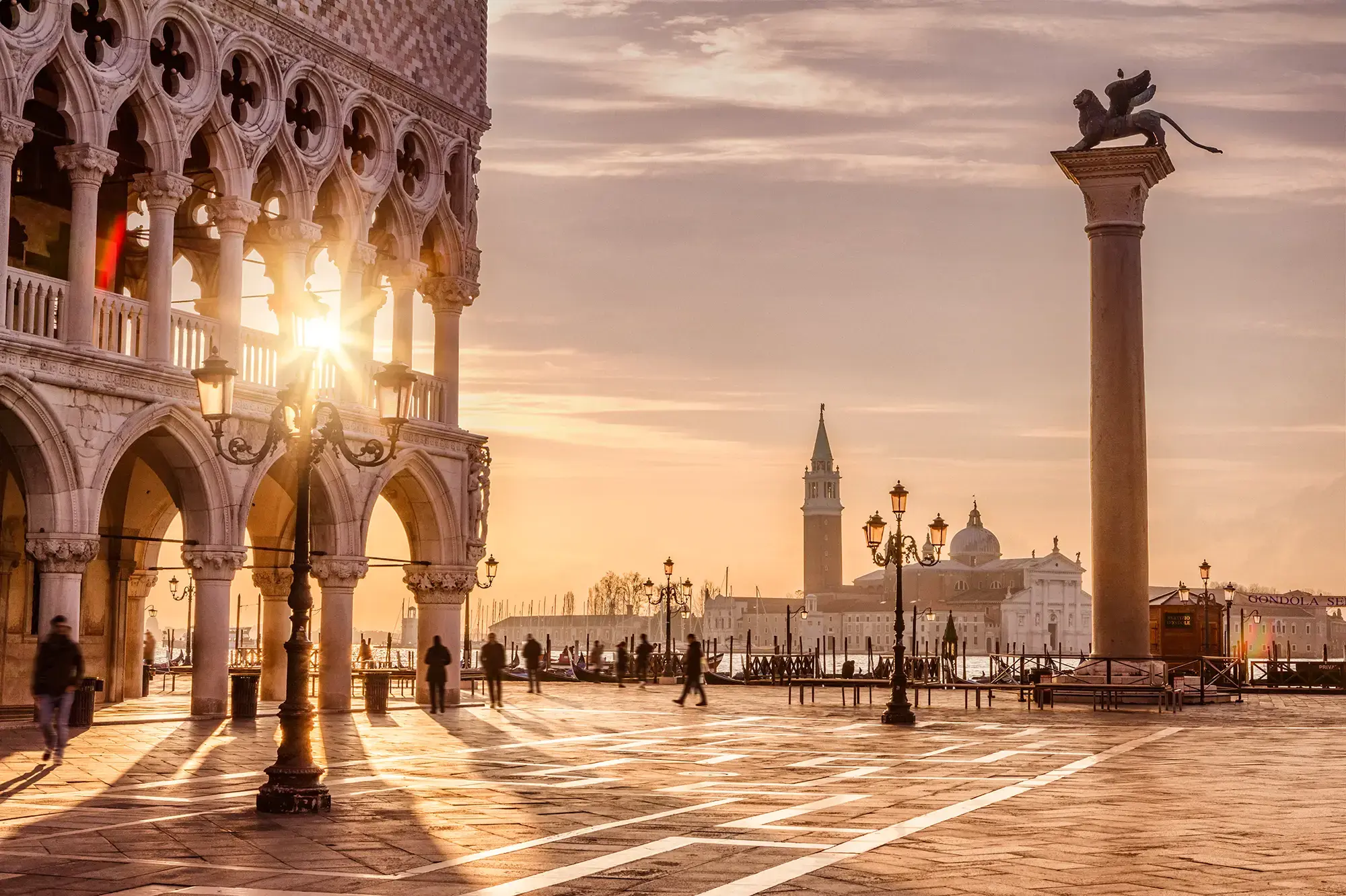 day-hero-st-marks-square-venice-italy.webp