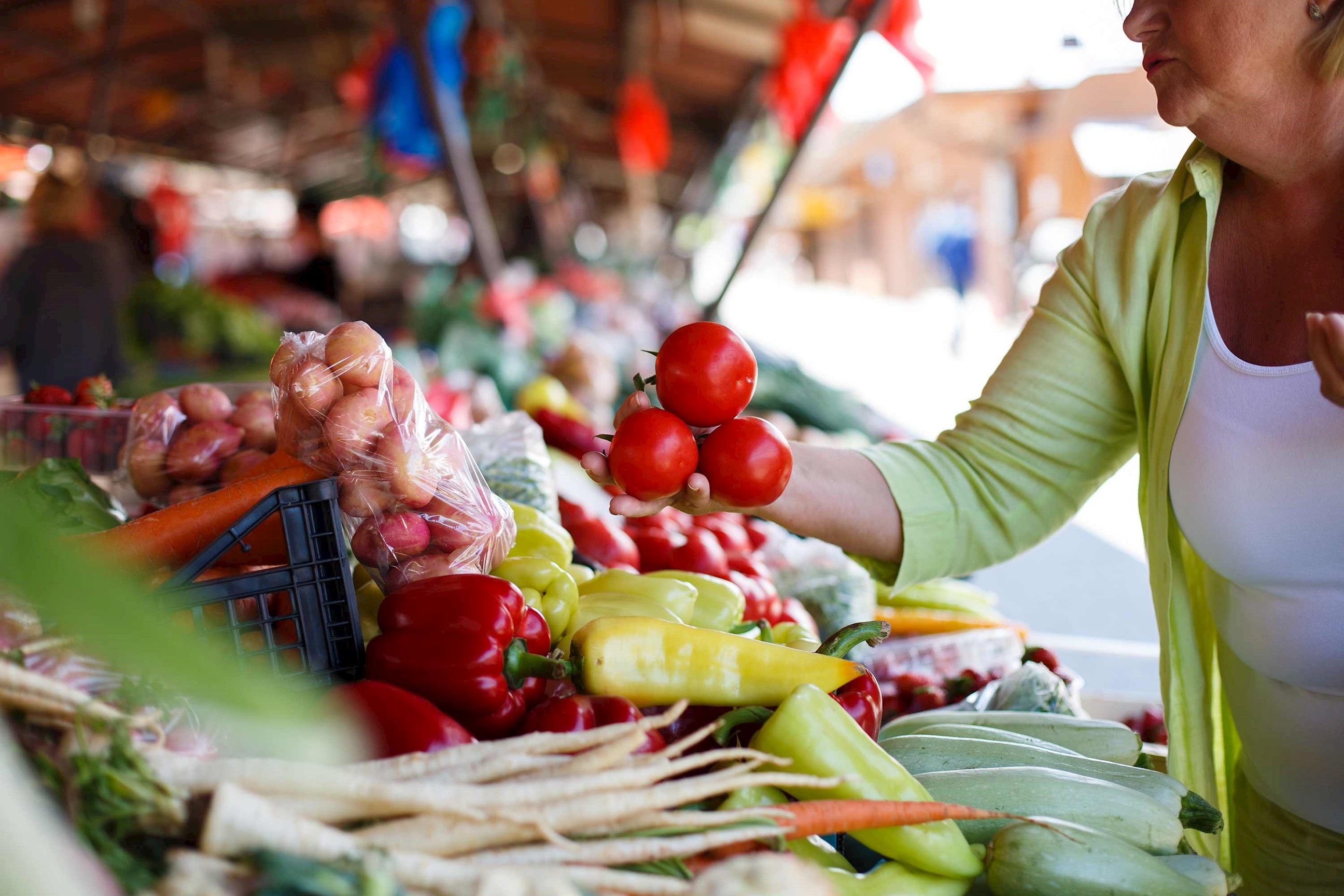 woman-market-hobart-australia.jpg