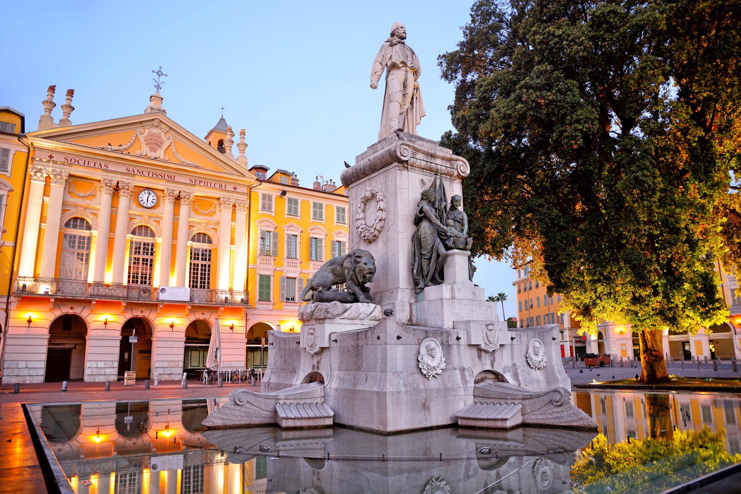 see-parmas-romanic-piazza-garibaldi-and-palazzo-del-governatore-italy.jpg