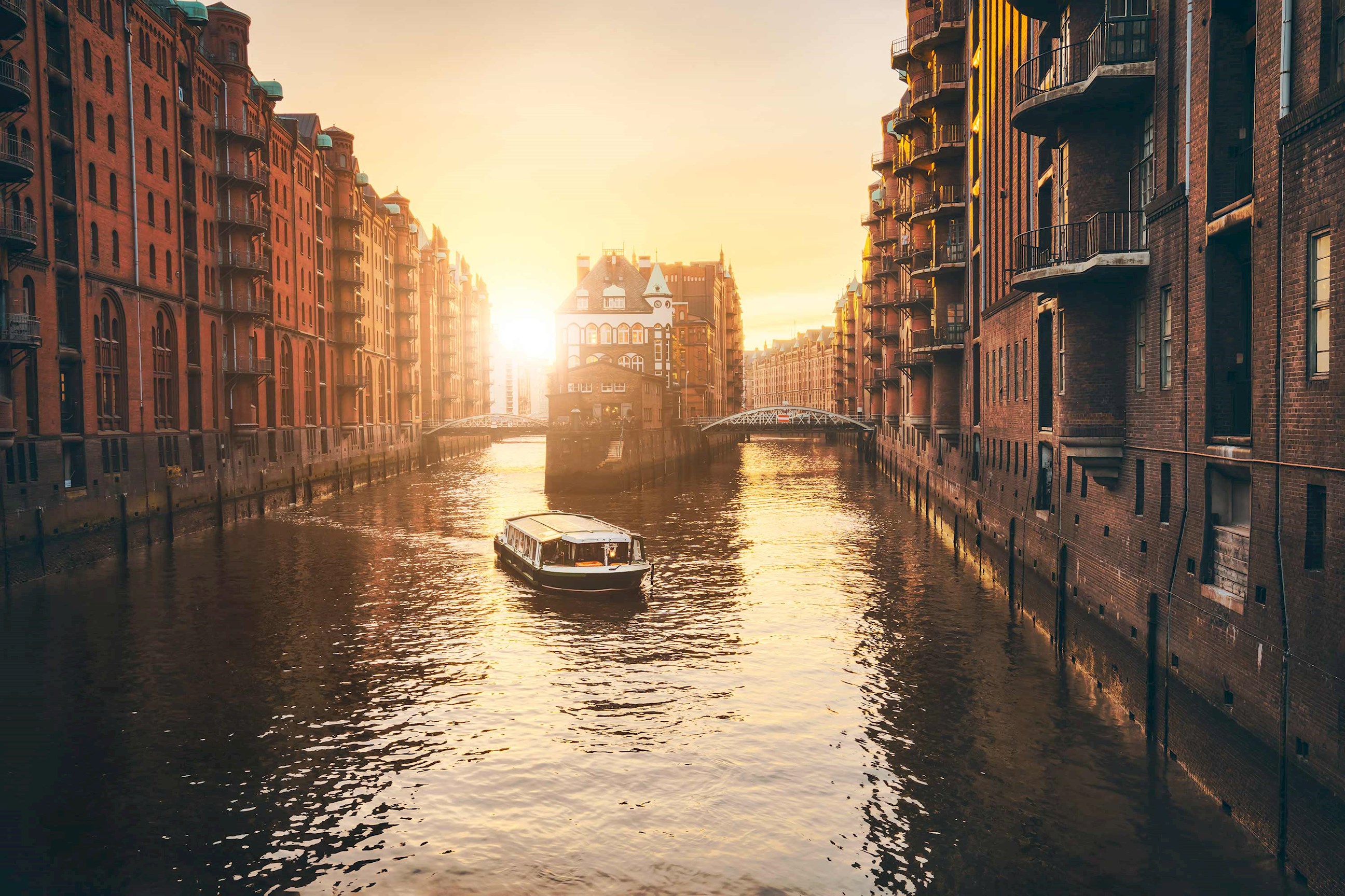 enjoy-harbour-cruise-port-hamburg-germany.jpg