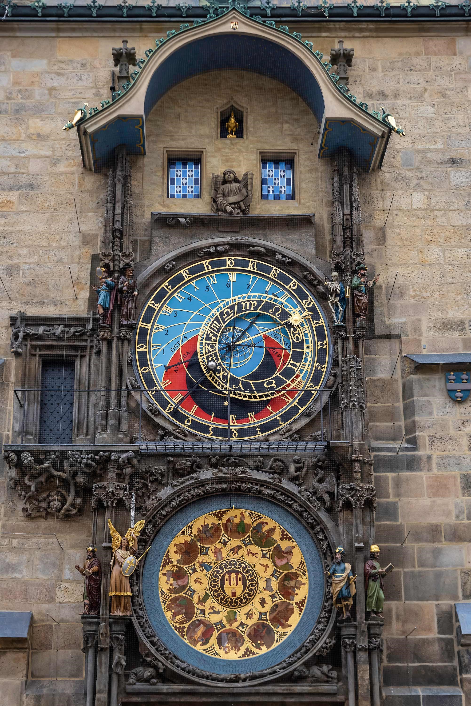 astronomical-clock-prague-czech-republic.jpg