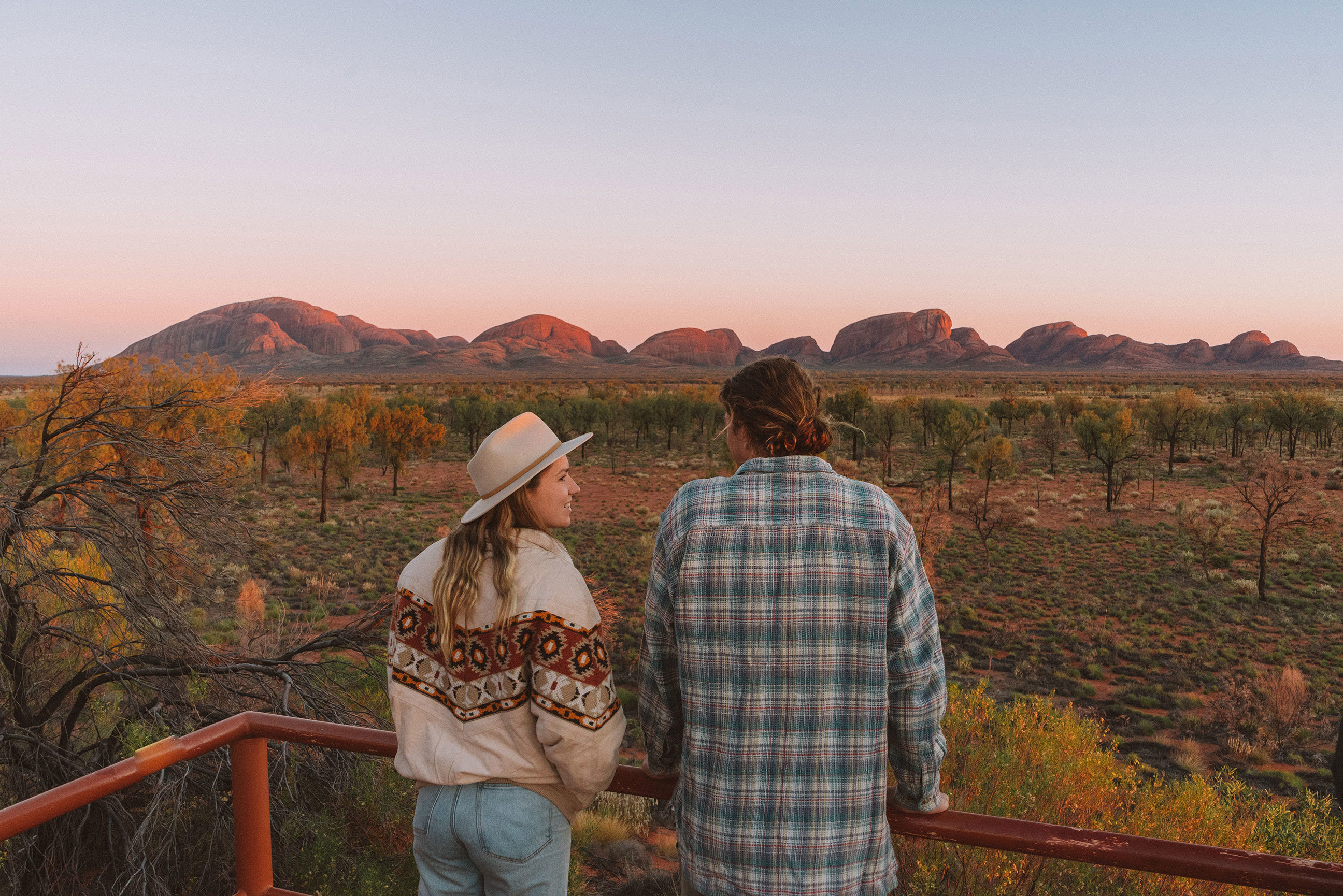 couple-admiring-kata-tjuta.jpg