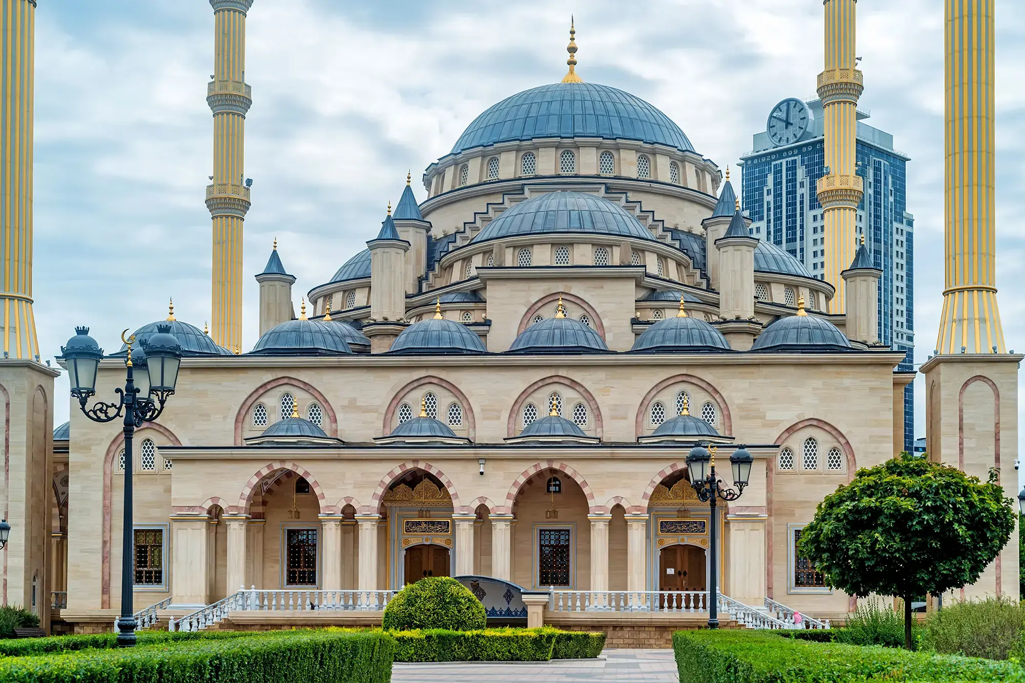 day-hero-view-of-akhmad-kadyrov-mosque-tirana-albania-940705060.webp