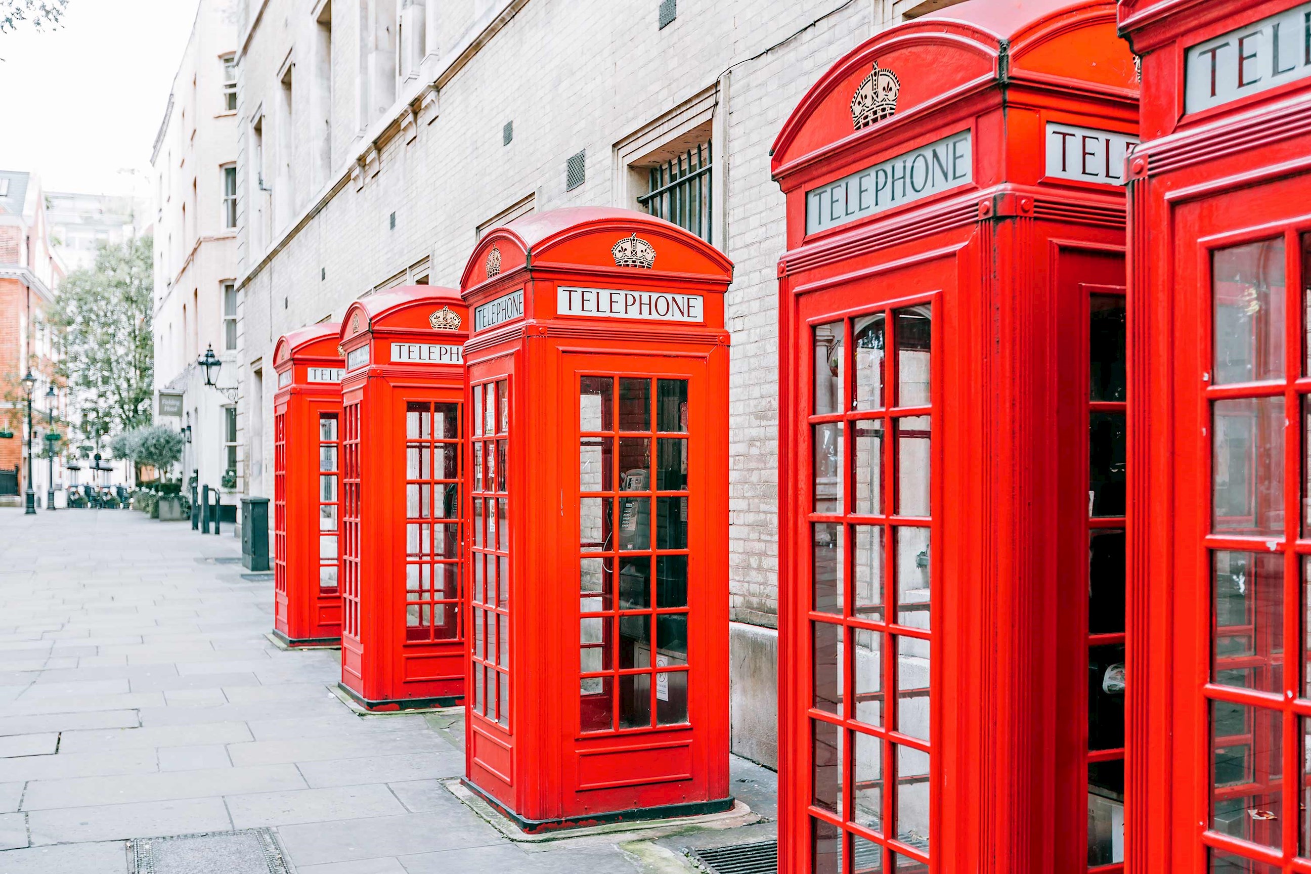 telephone-box-london-england.jpg