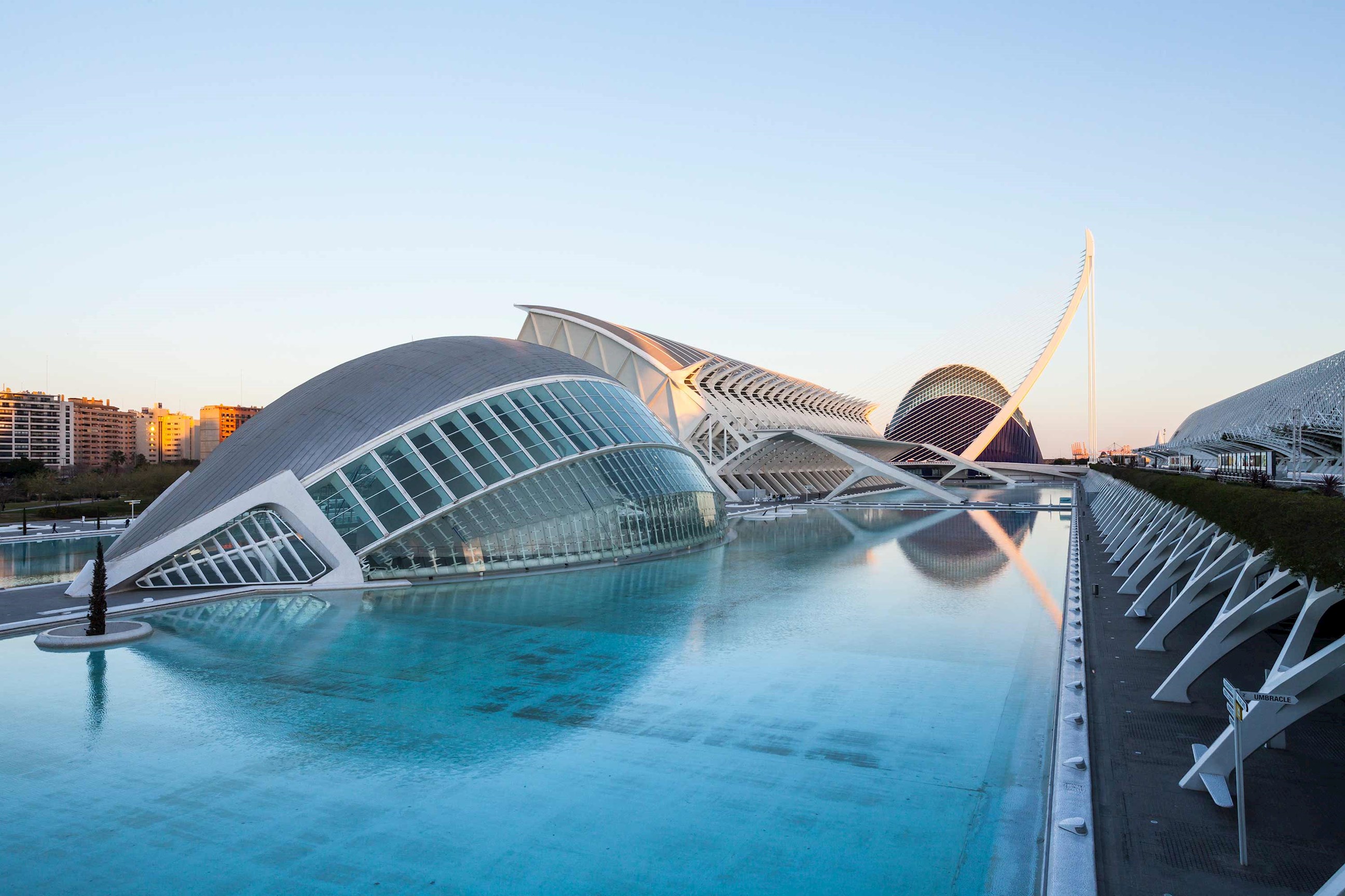 city-arts-science-valencia-spain.jpg