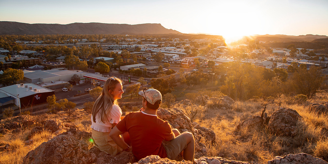 anzac-hill-alice-springs-credit-tourism-aus-nicholas-kavo-6.jpg