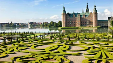 riviera-castle-tour-north-zealand-denmark.jpg