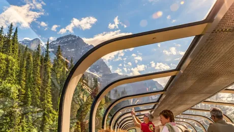 rail-journeys-exclusive-experiences-1177148652.webp
