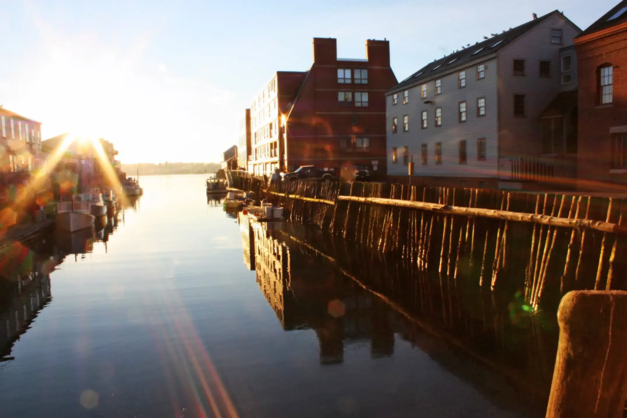 day-hero-waterfront-portland-usa-127515694.webp