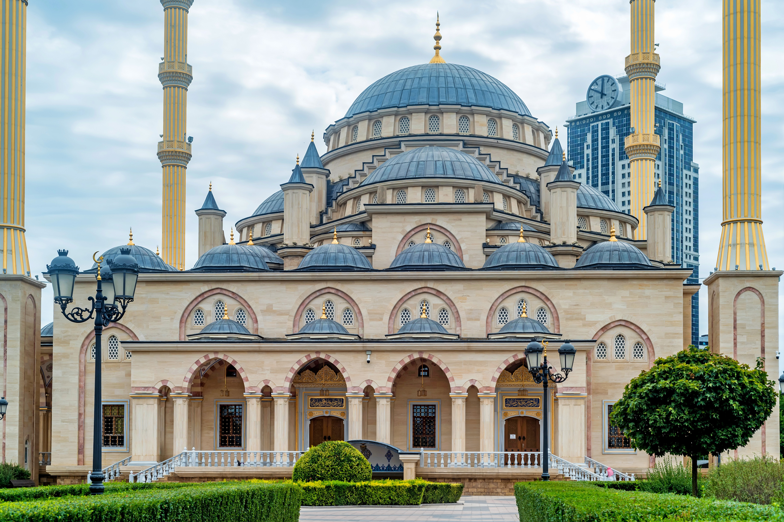 day-hero-view-of-akhmad-kadyrov-mosque-tirana-albania-940705060.webp