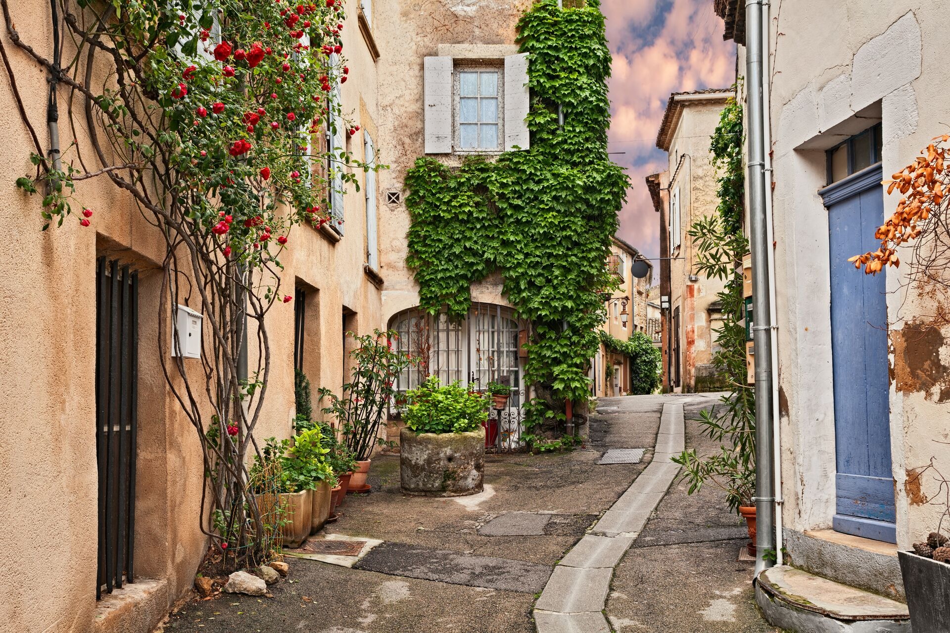 Ancient alley in the old town of Lourmarin, Vaucluse Provence, France 