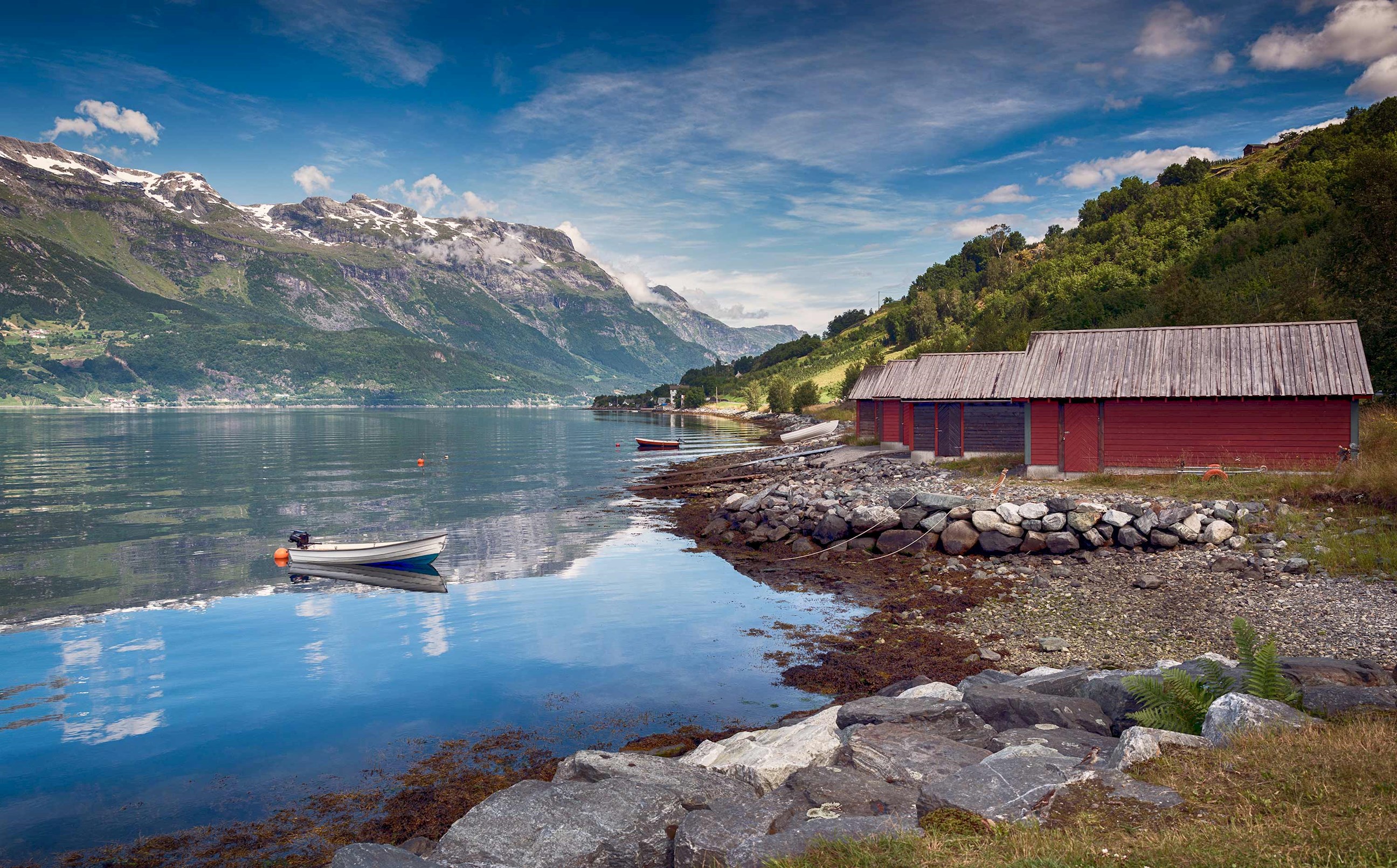 houses-boat-voss-norway.jpg