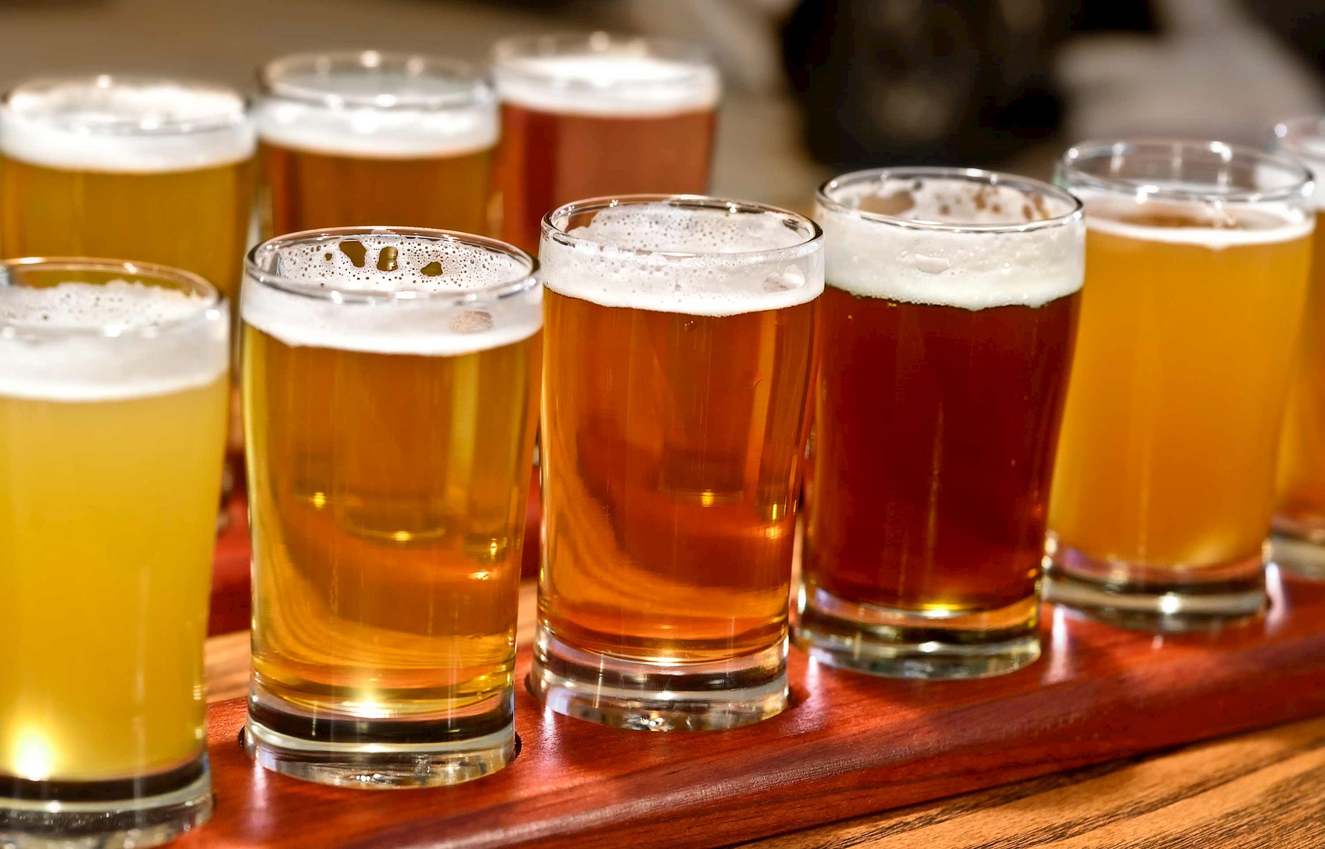 glasses-beer-montreal-canada.jpg