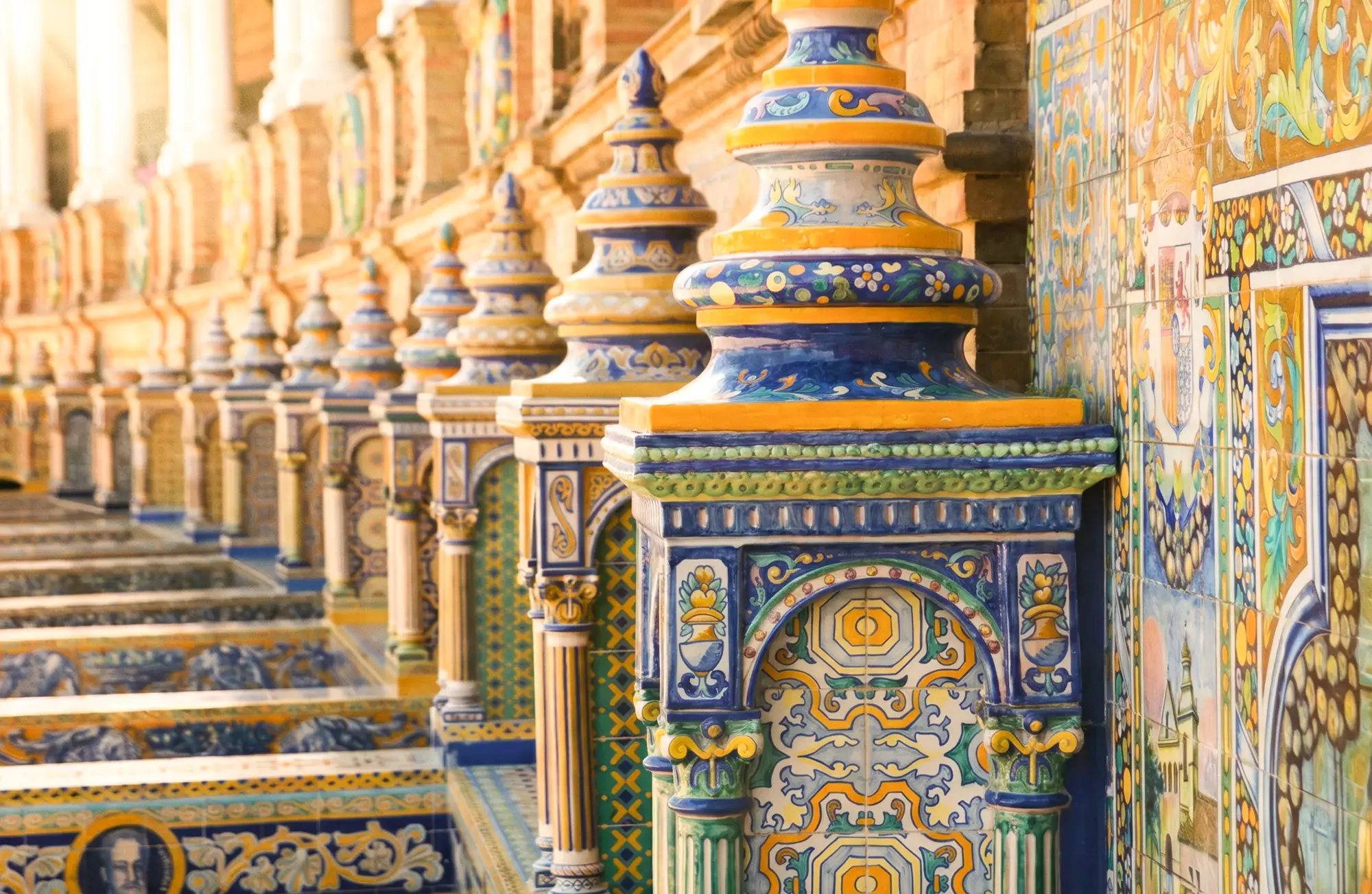 day-hero-plaza-espana-seville-ceramic-seville-spain.webp