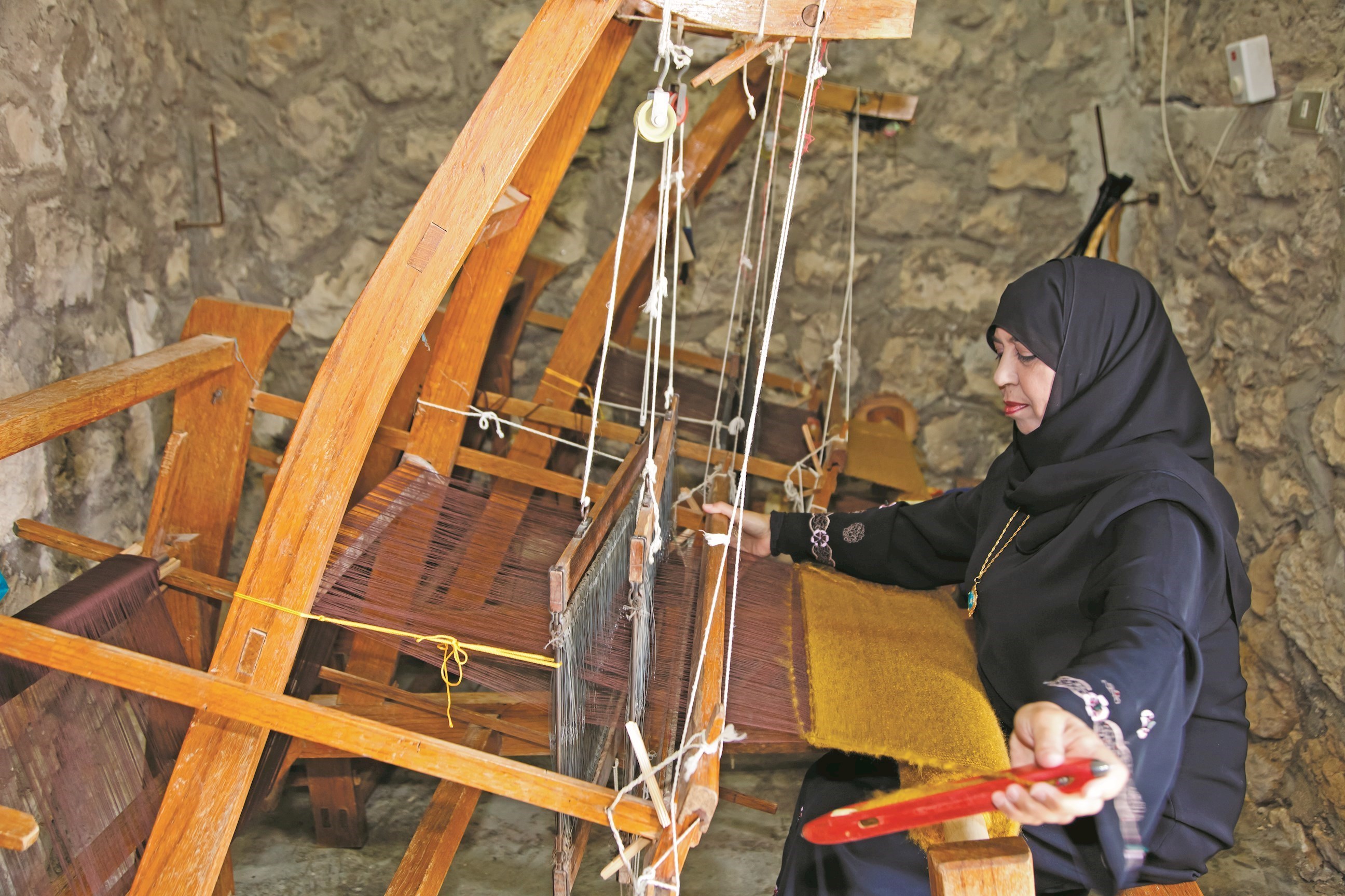 weaving-woman-jerash-jordan.jpg
