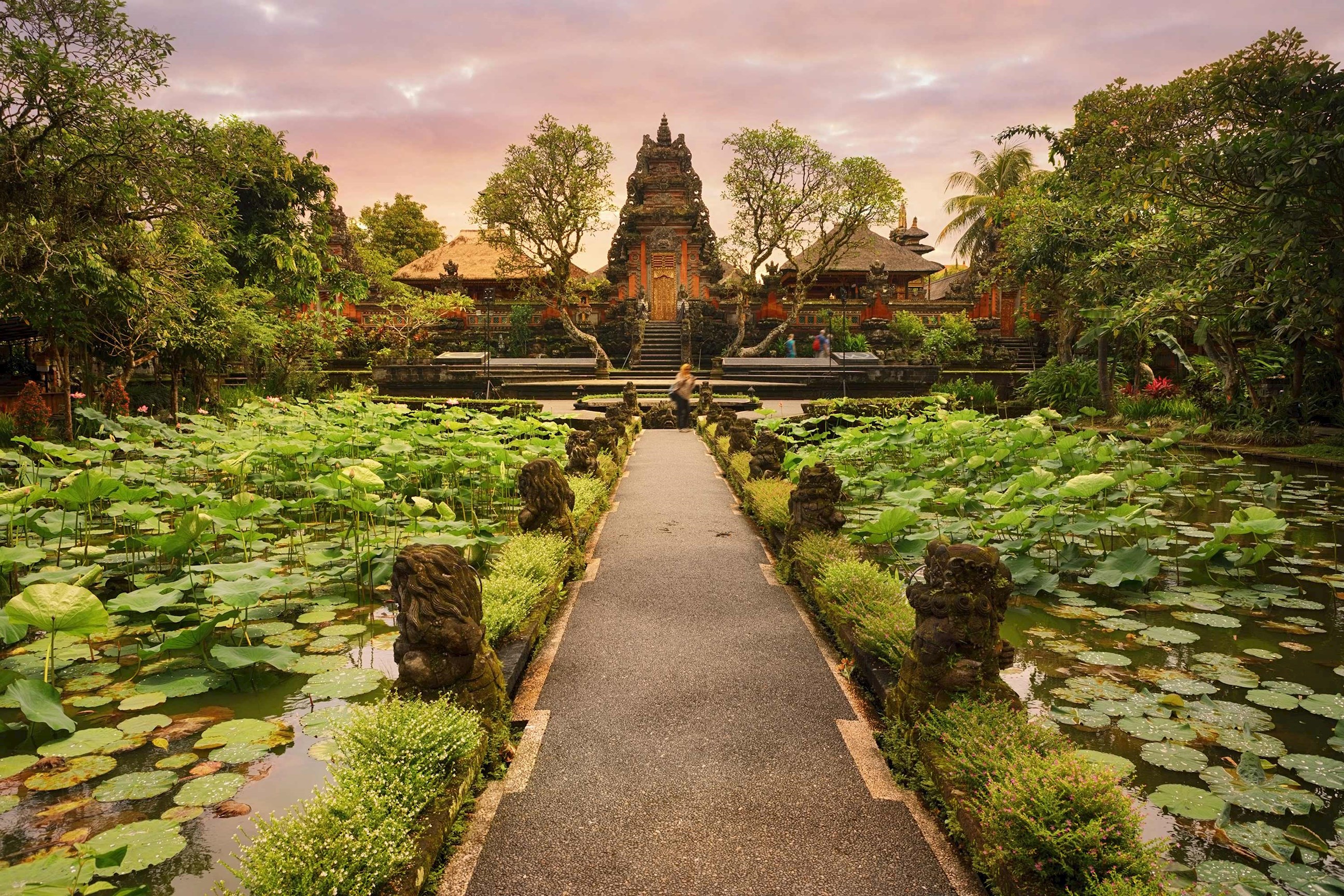 saraswati-temple-ubud-bali.jpg