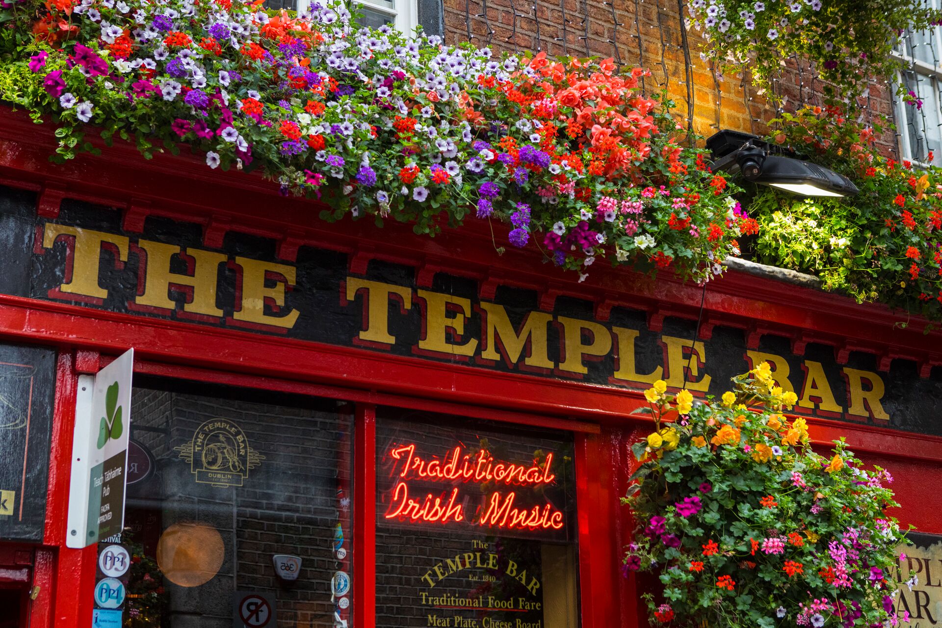 The Temple Bar pub in Dublin, Ireland