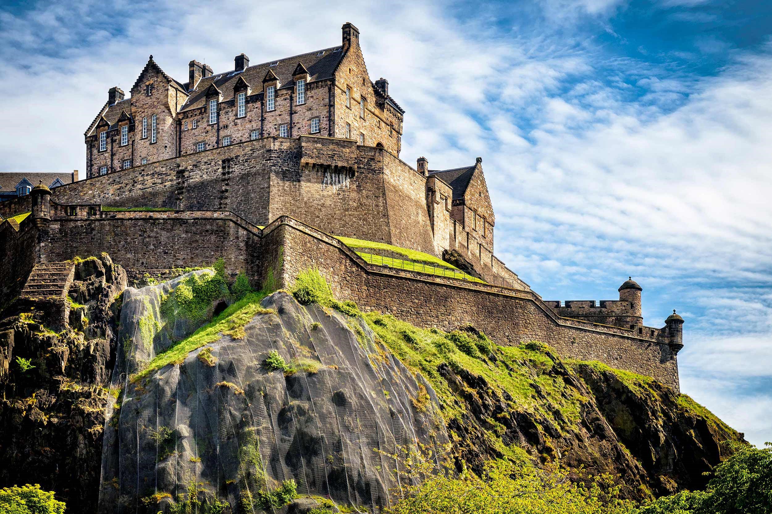 edinburgh-castle-edinburgh-scotland.jpg