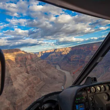 enjoy-a-memorable-25-30-min-helicopter-experience-over-the-southern-and-northern-rims-of-the-grand-canyon-usa.jpg