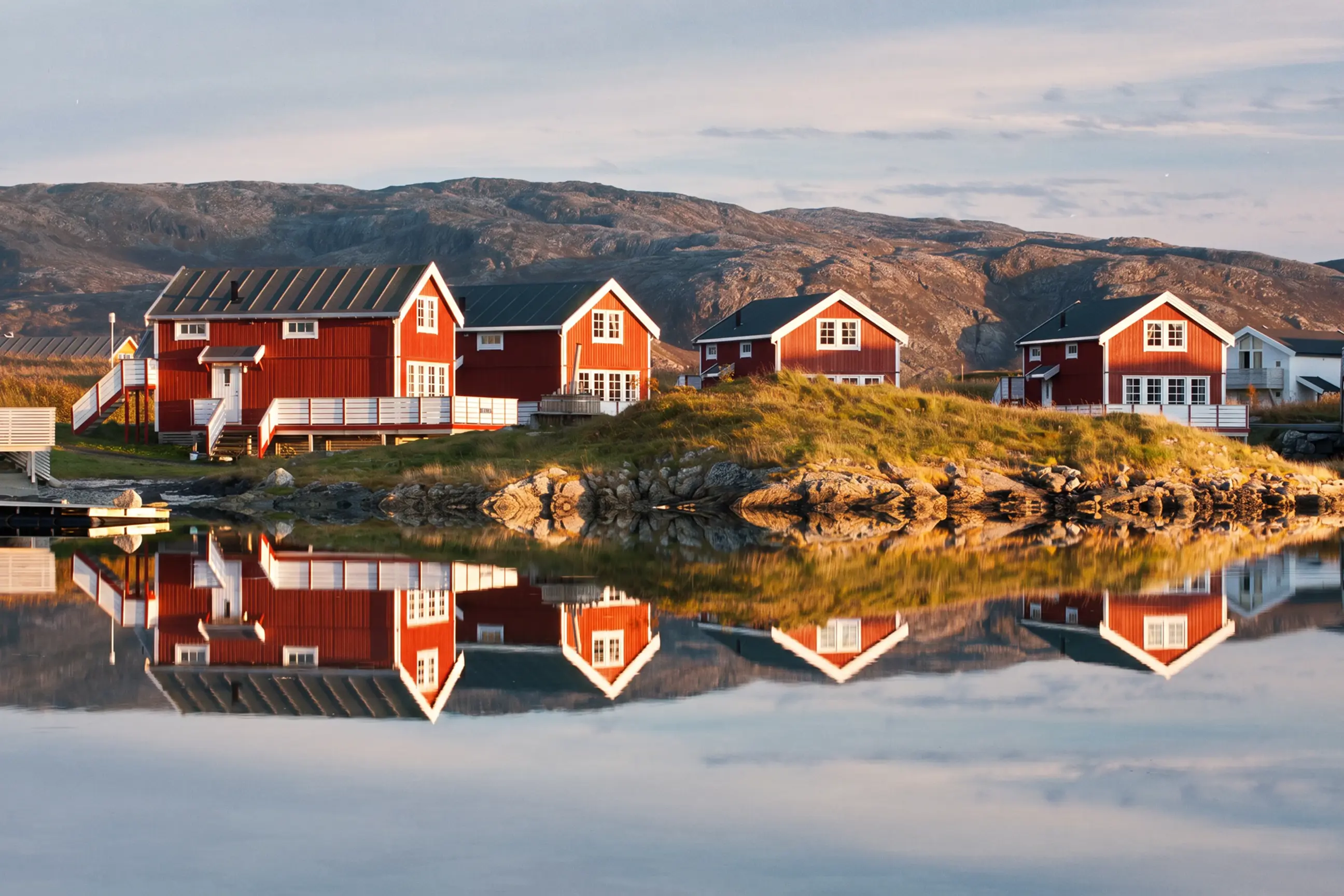 day-hero-cabins-at-sommaroy-tromso-norway.webp