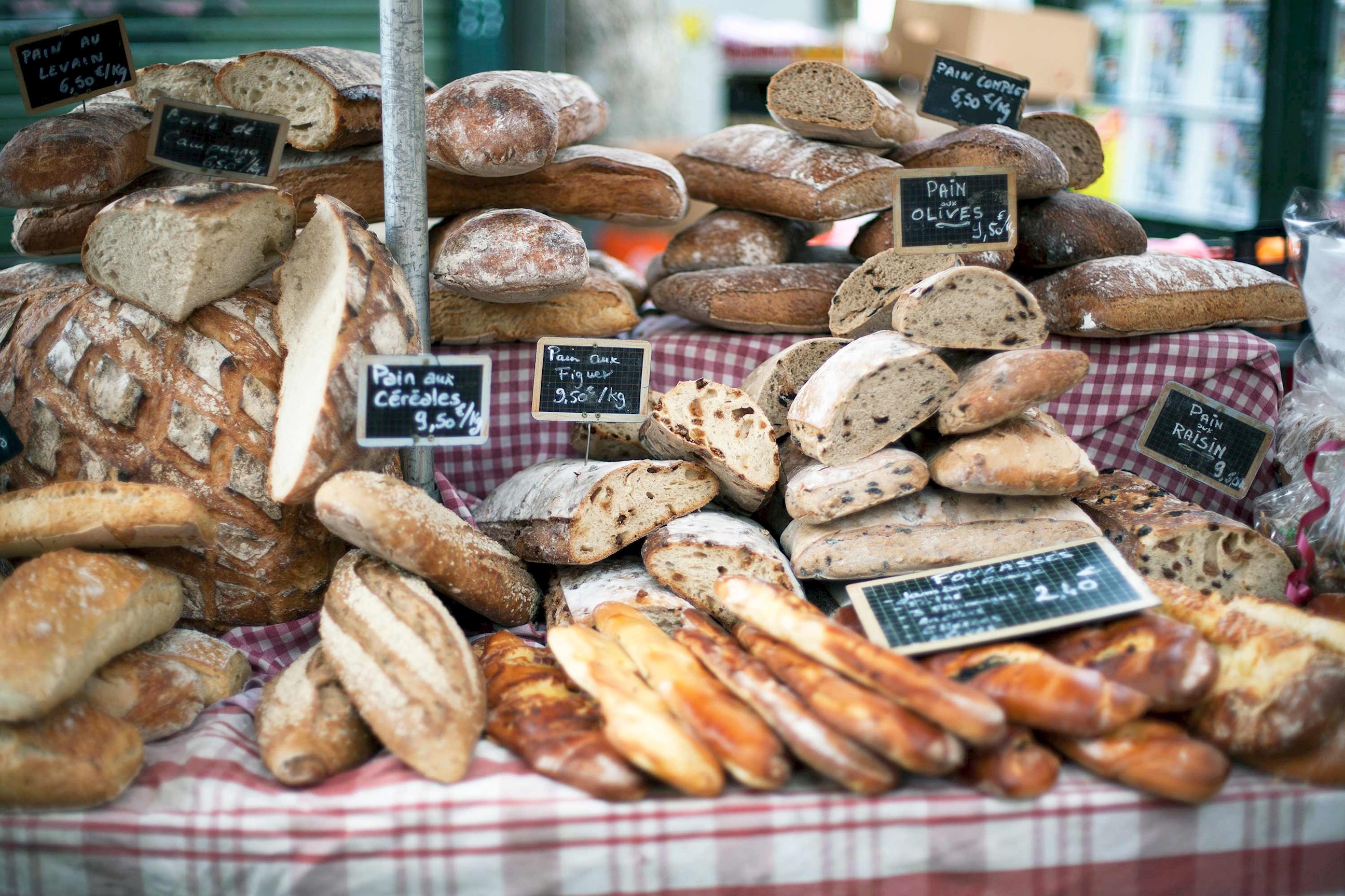 market-bread-stall-lyon-france.jpg