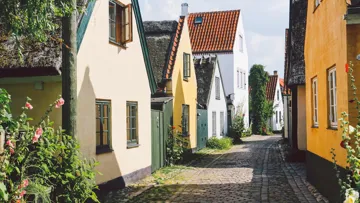 village-walking-tour-canal-cruise-dragor-denmark.jpg
