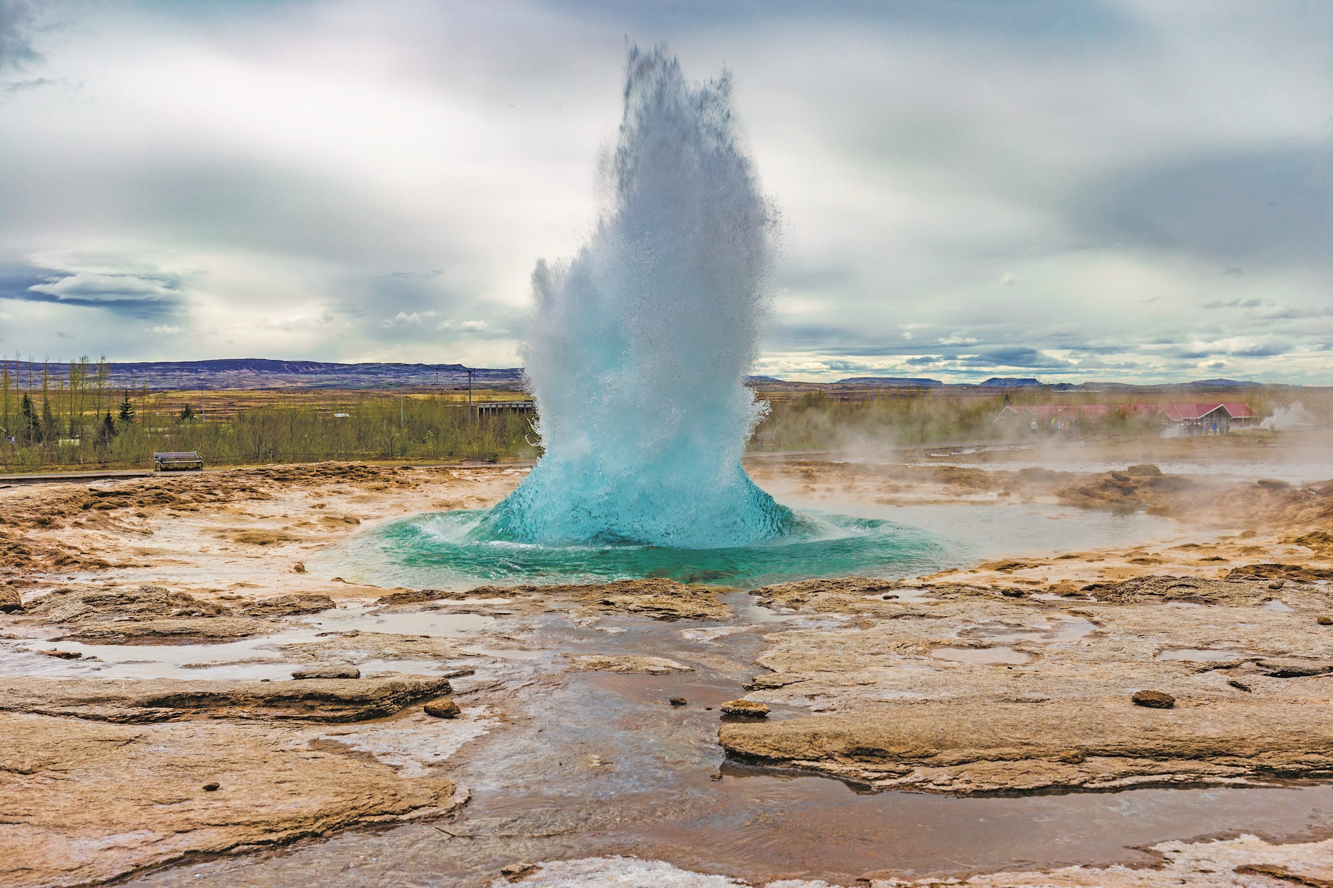 geyser-erupting-iceland.jpg