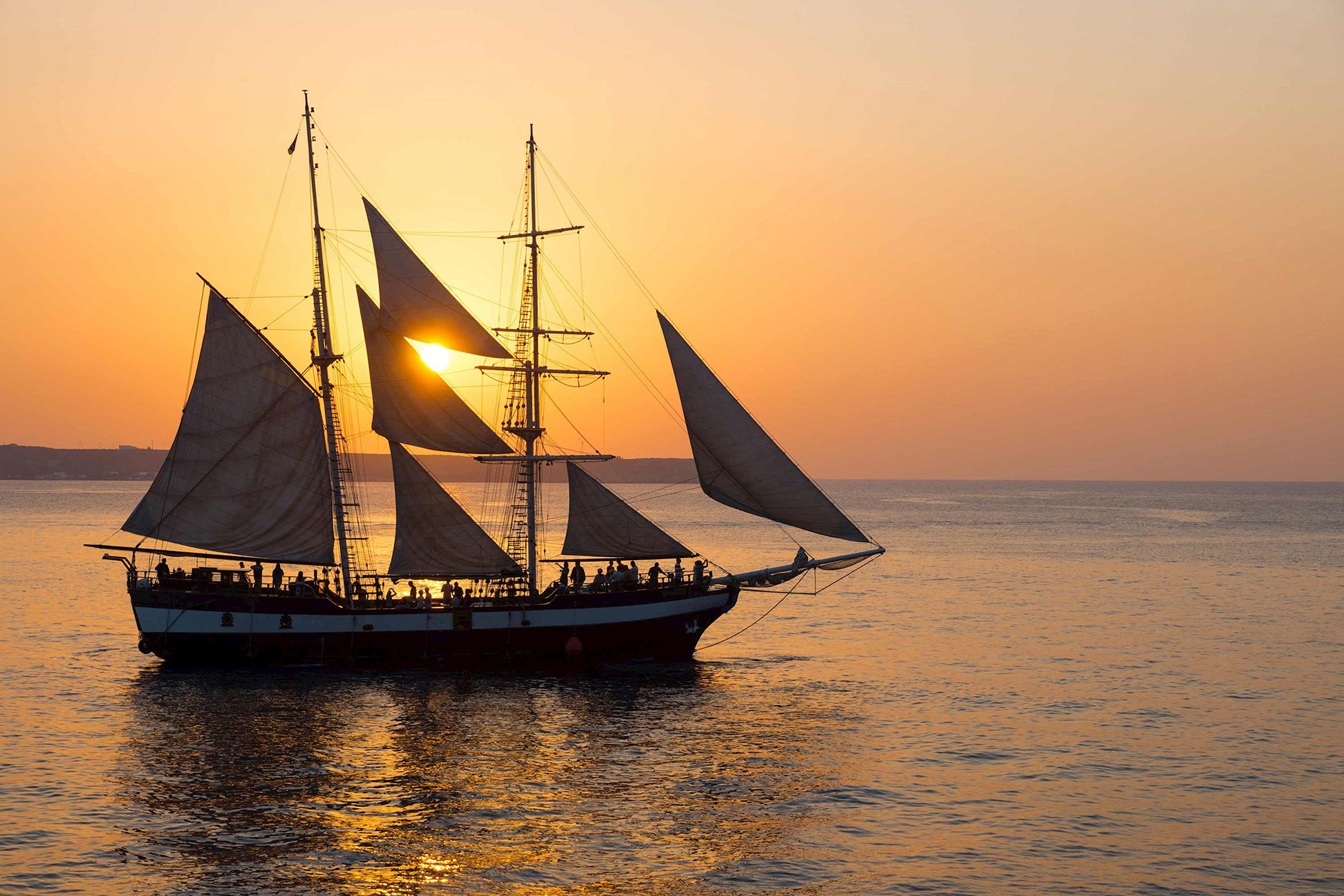 boat-ride-santorini-greece.jpg