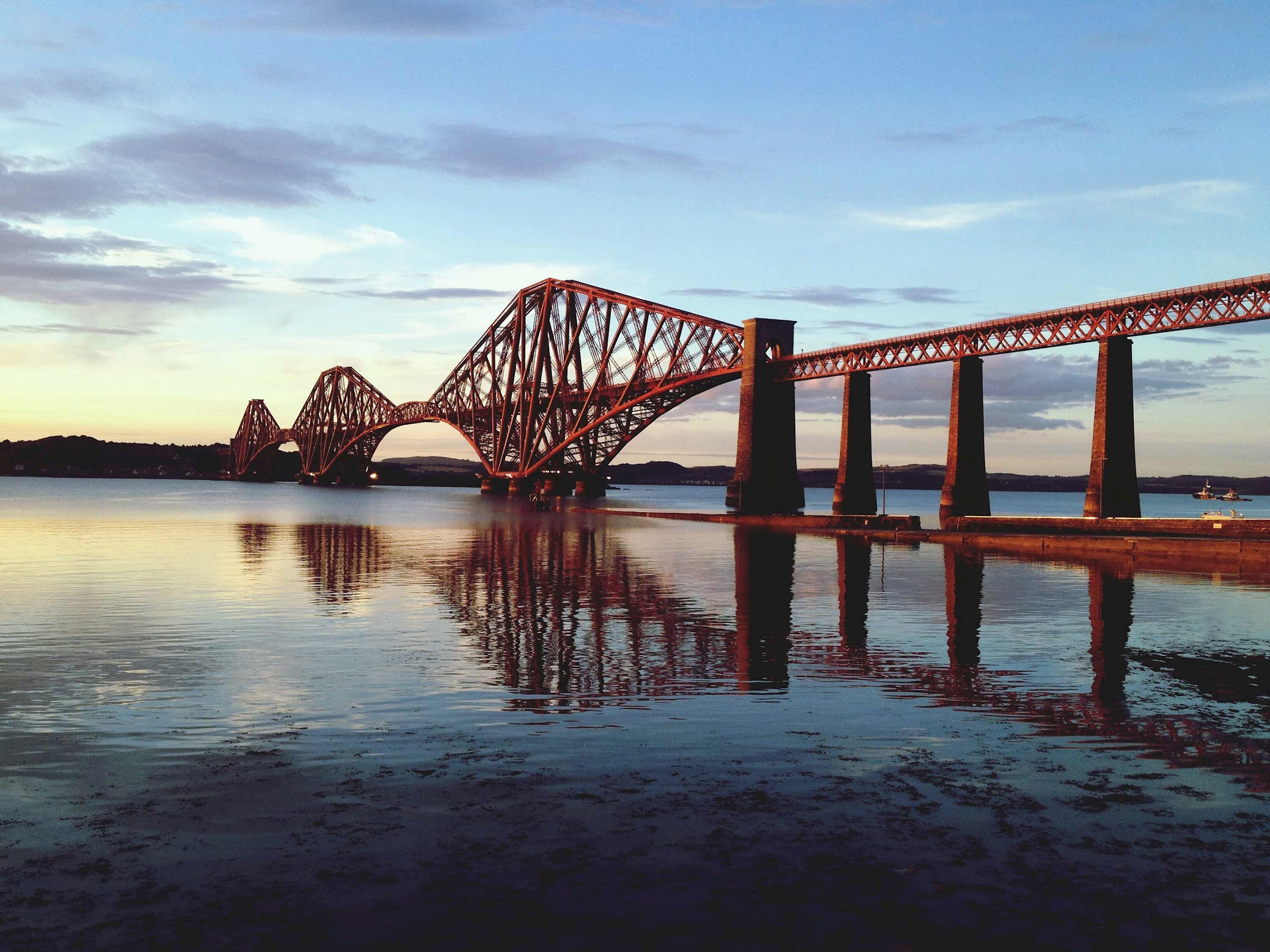 firth-of-forth-rail-bridge-edinburgh-scotland.jpg