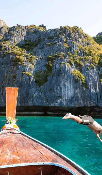 Man Diving 1148815071