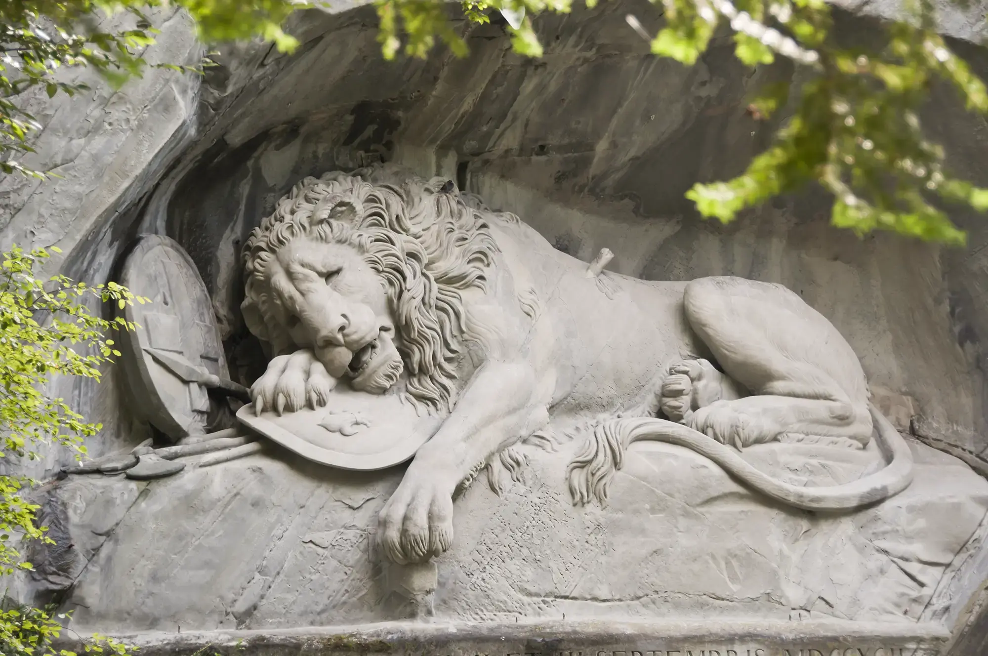 day-hero-dying-lion-lucerne-switzerland.webp