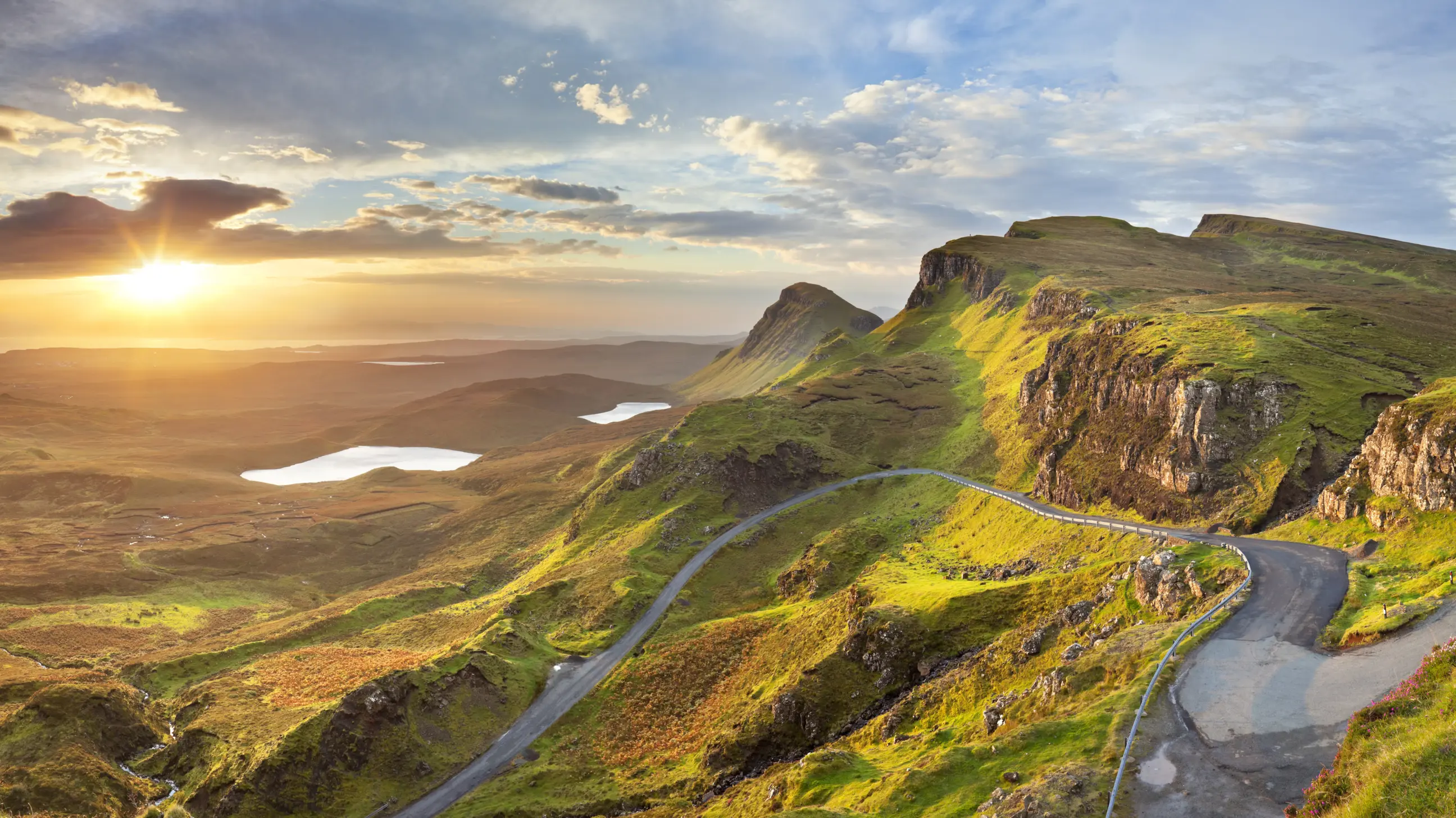 day-hero-sunrise-at-quiraing-isle-of-skye-scotland-143177040.webp