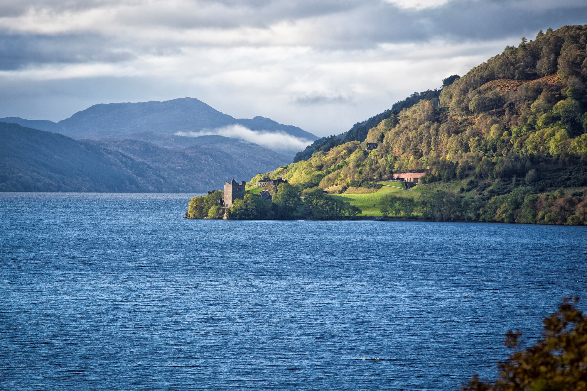urquhart-castle-loch-ness-scotland.jpg