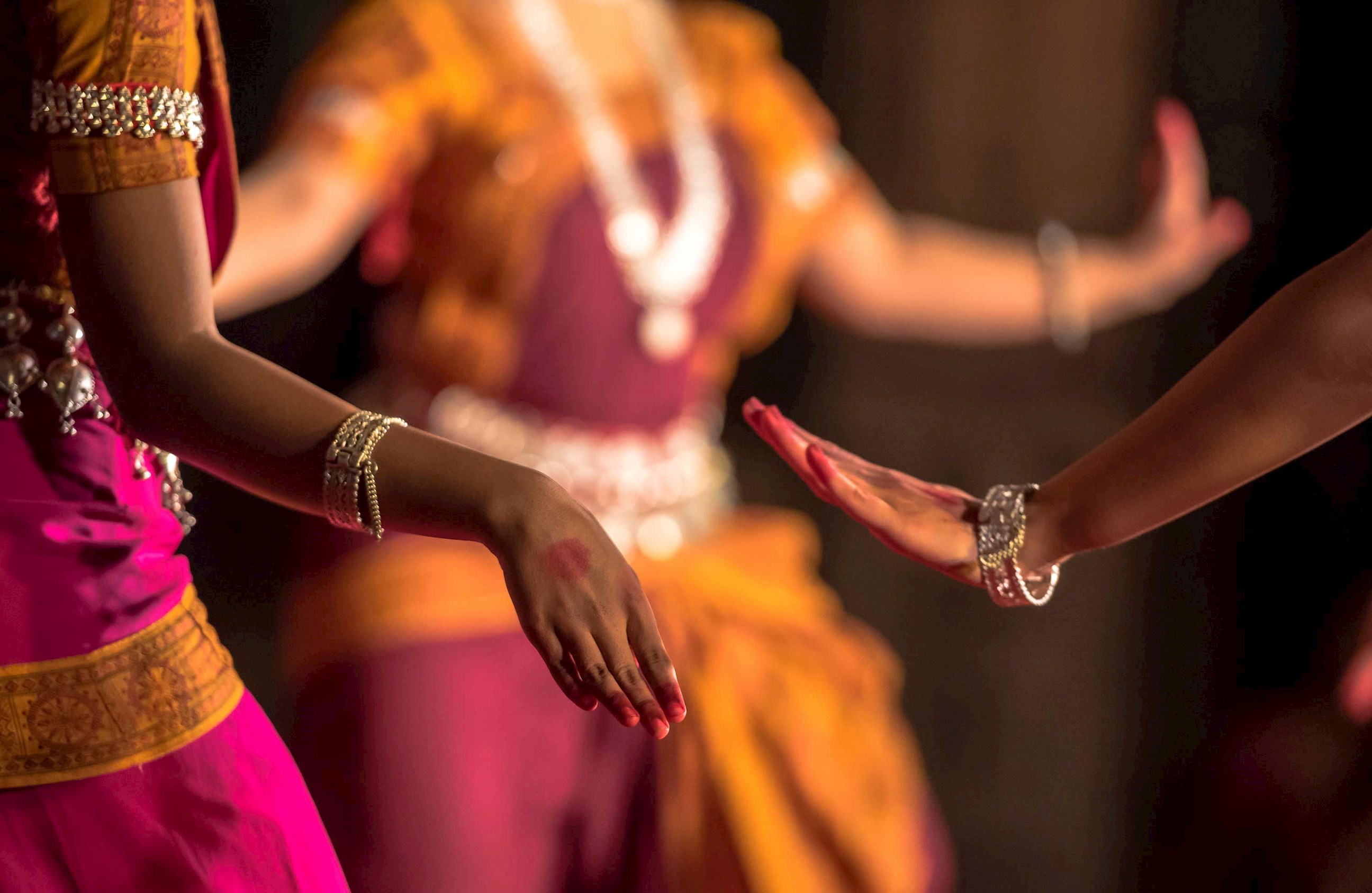 watch-mohabbat-e-taj-show-agra-india.jpg