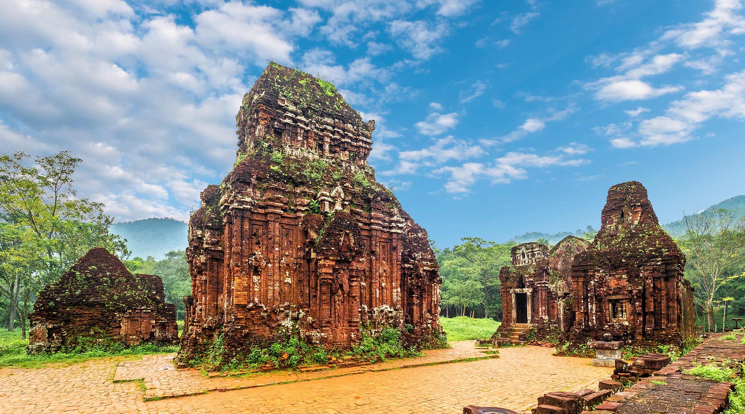 visit-my-sons-temples-quang-nam-vietnam.jpg