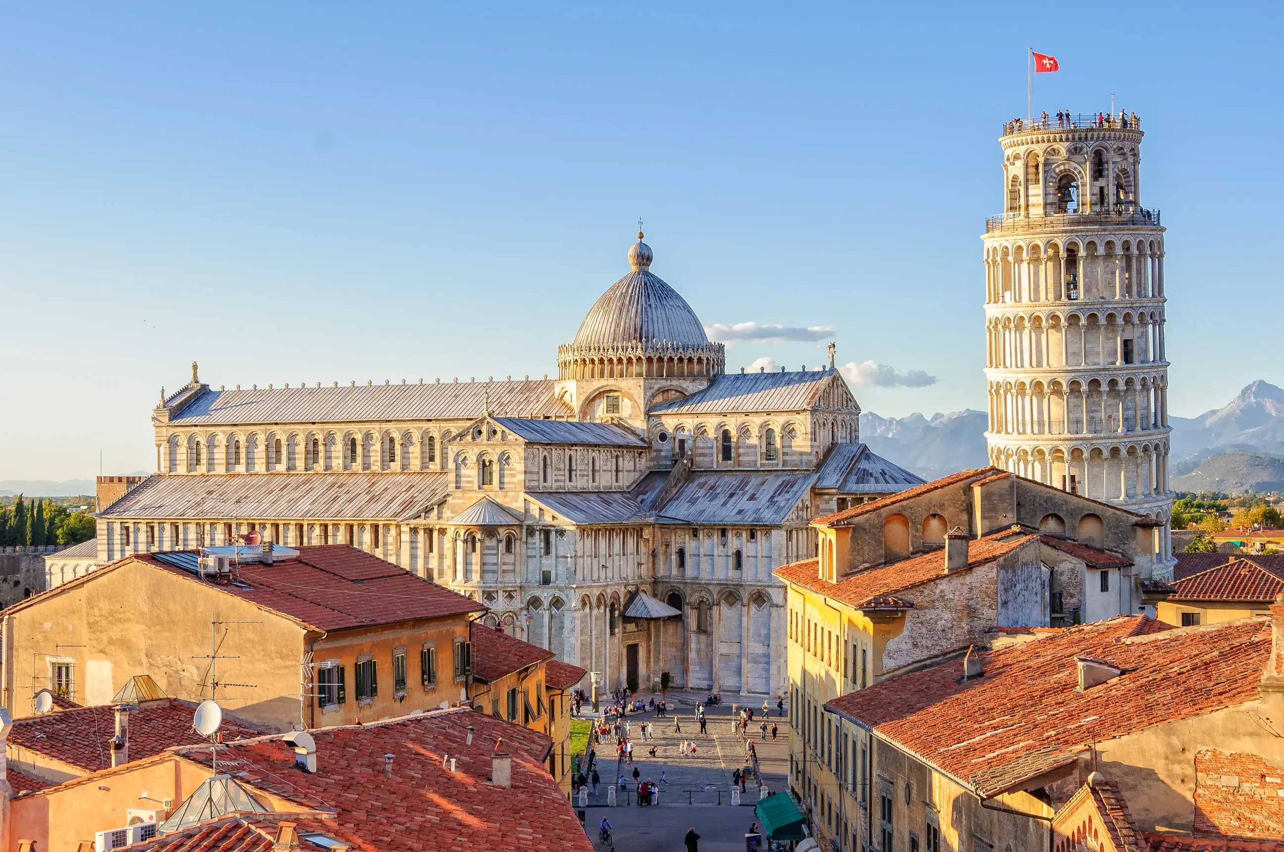 day-hero-duomo-and-the-leaning-tower-pisa-italy.webp