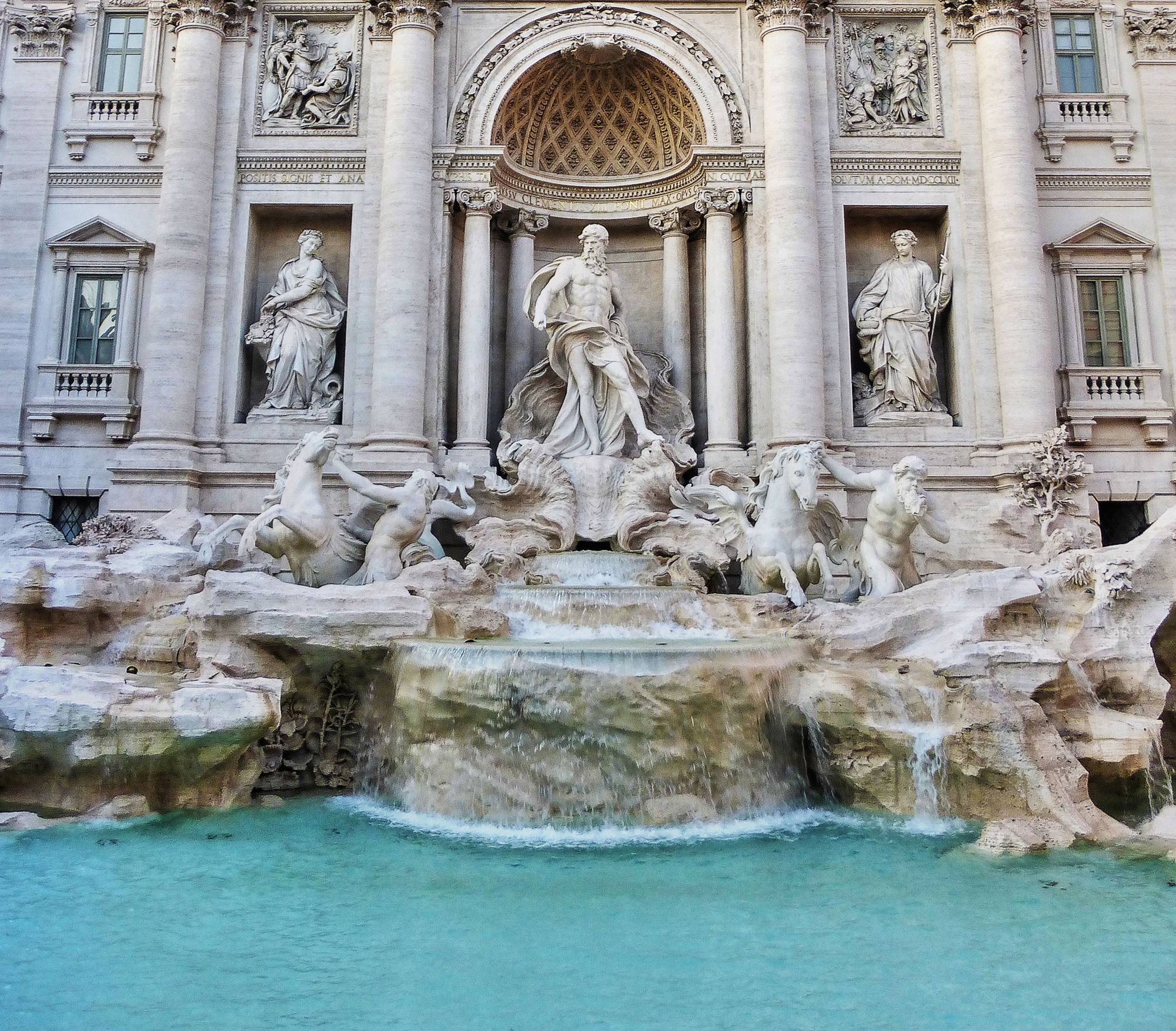 Contrasts of Italy, Trevi fountain in Rome, Italy