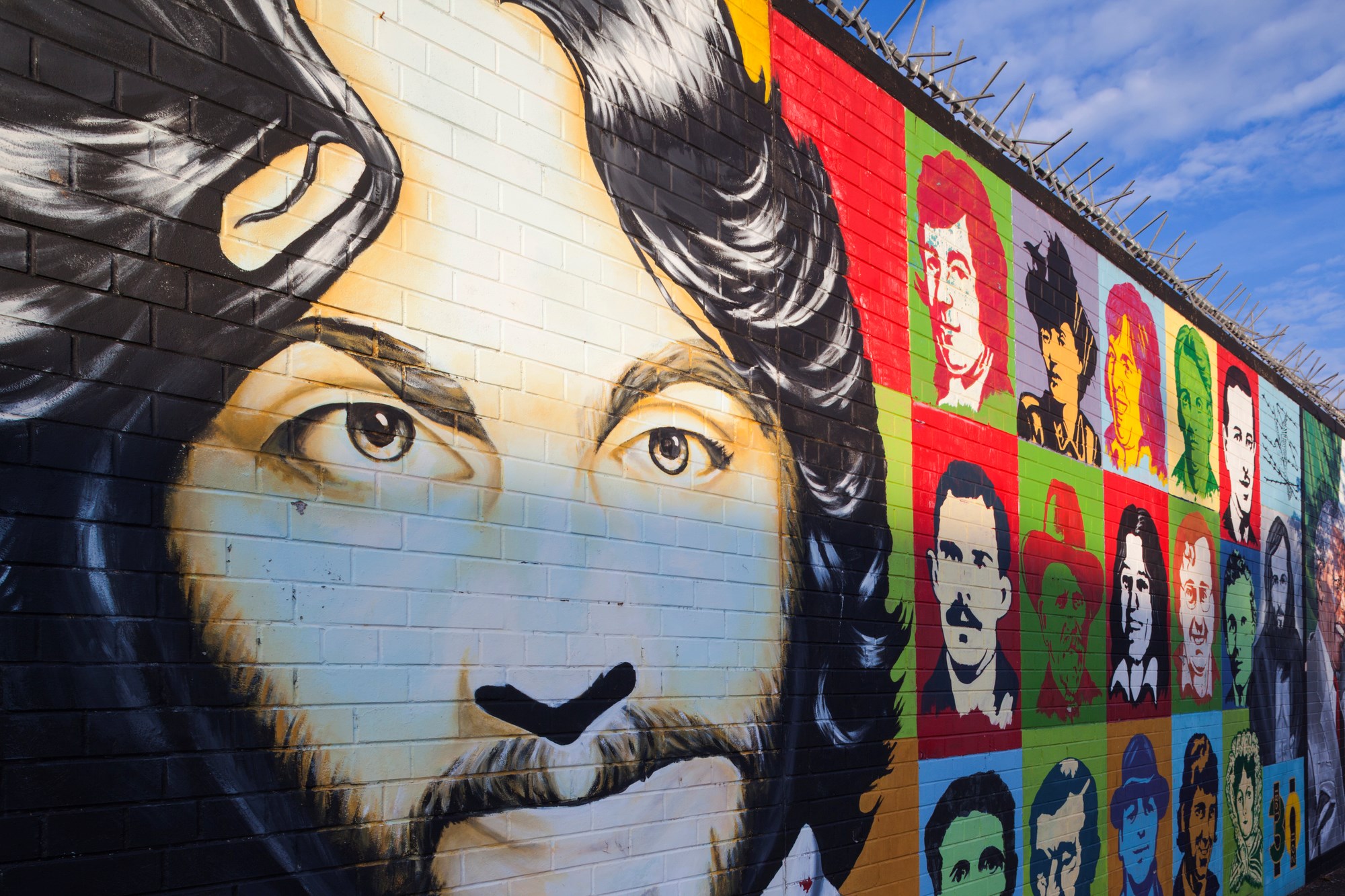 68_falls-road-murals-belfast-northern-ireland.jpg