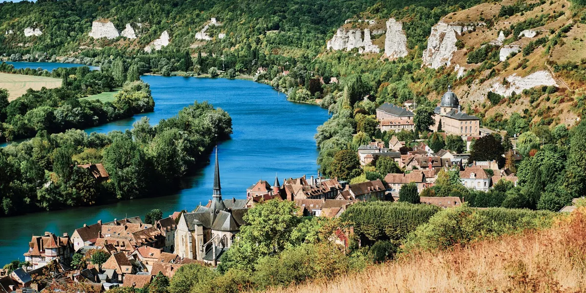 Aerial landscape of the Seine with grass in foreground