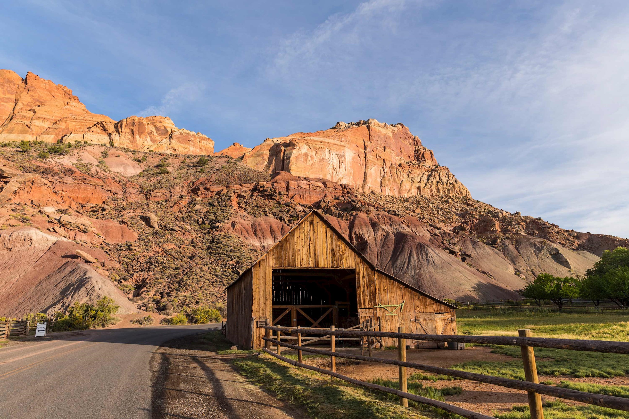 barn-capitol-reef-national-park-usa.jpg
