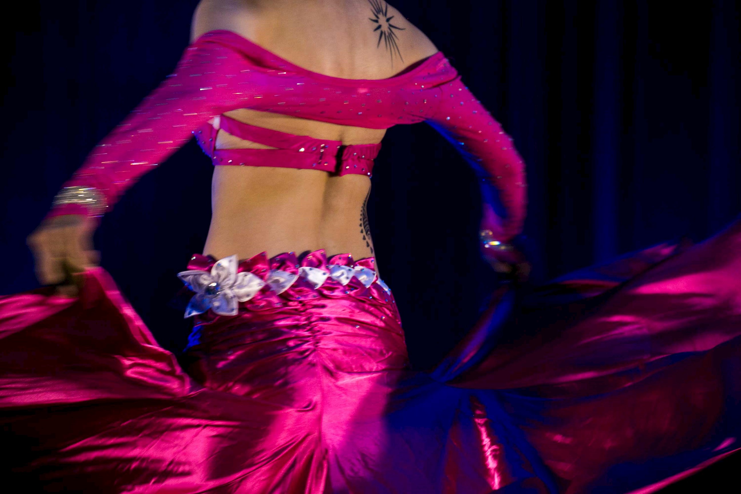 dinner-belly-dancing-nile-egypt.jpg