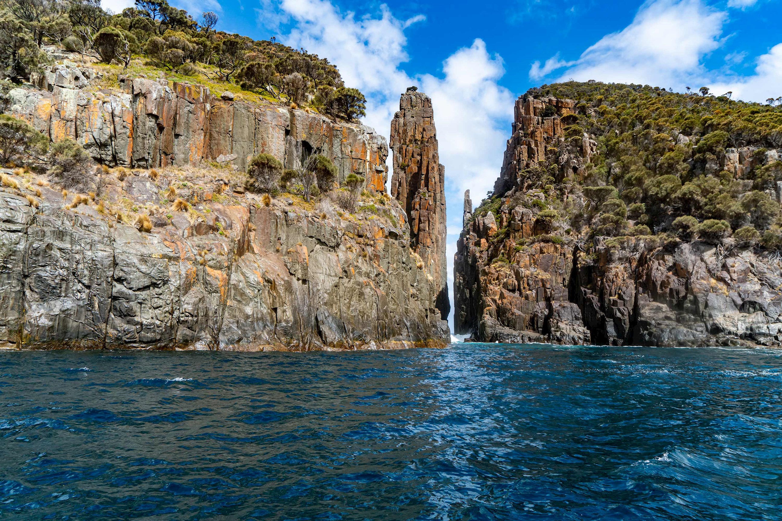 view-eaglehawk-neck-coastal-cliff-port-arthur-australia.jpg