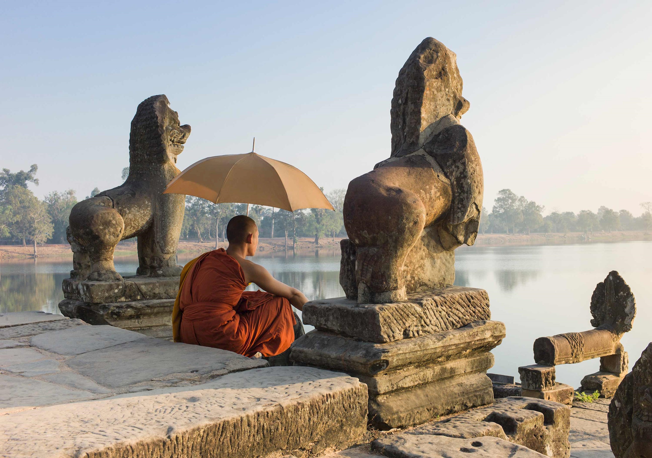 monk-angkor-wat-cambodia.jpg