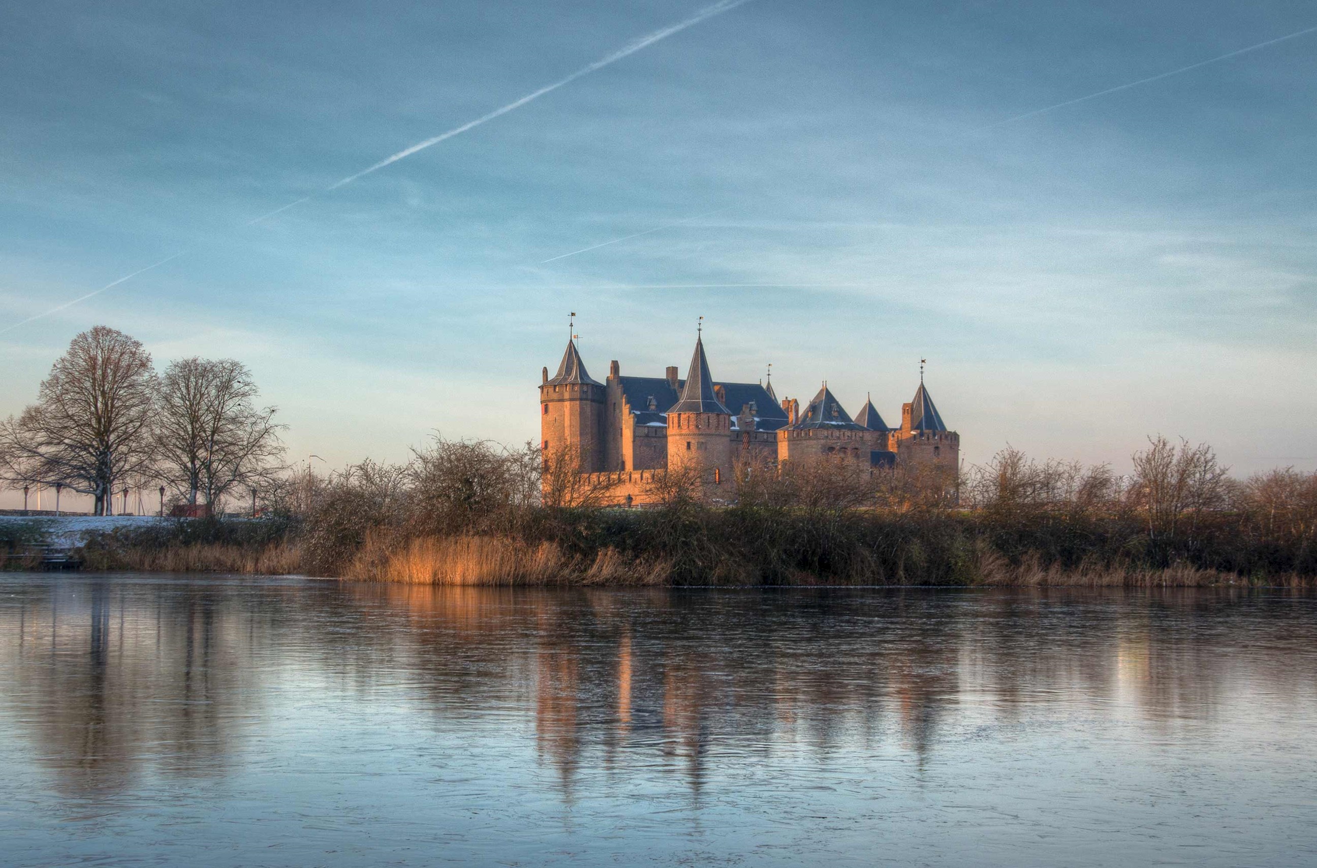 muiderslot-castle-visit-drink-muiderslot-netherlands.jpg