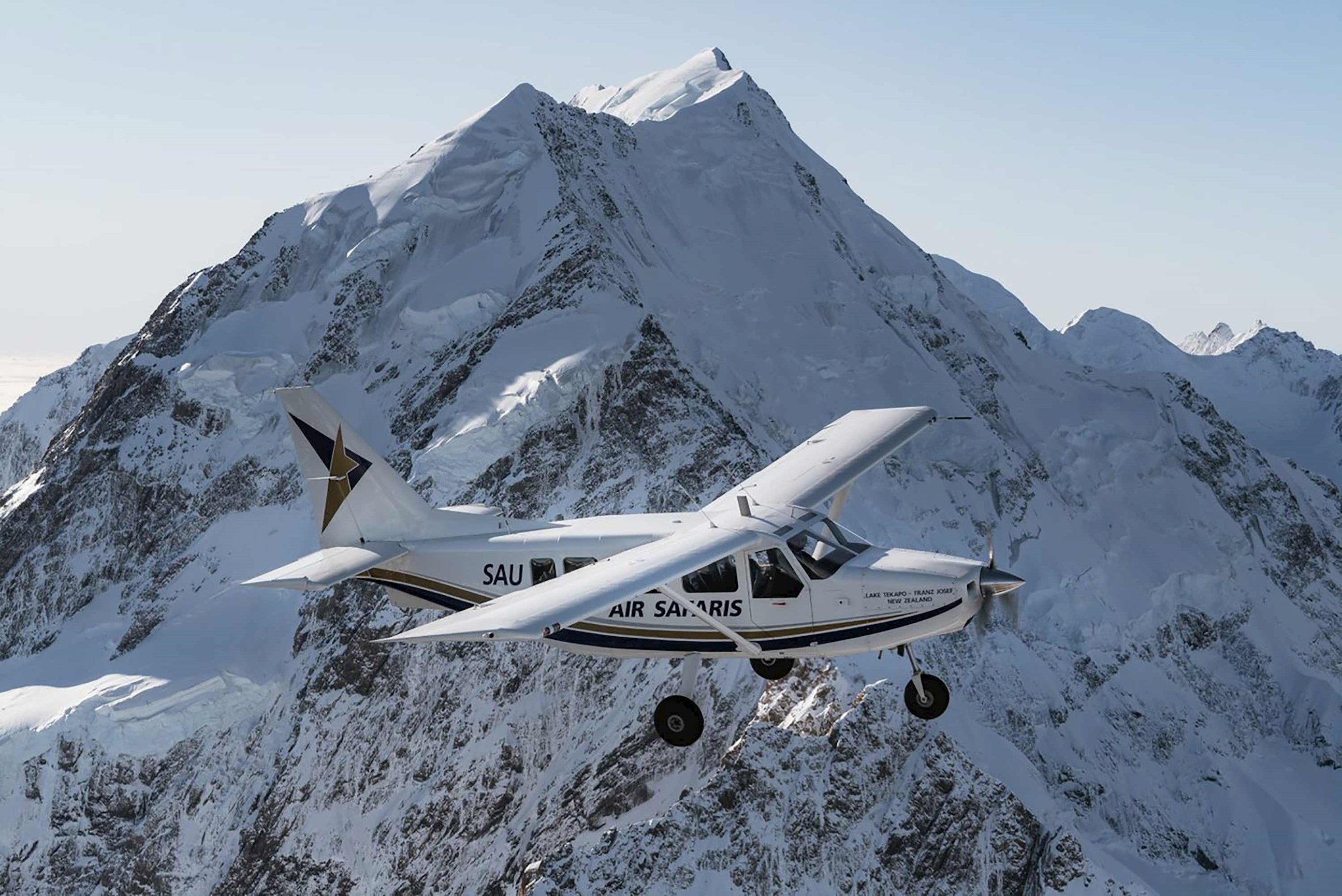 enjoy-45-minute-scenic-glacier-flight-franz-josef-new-zealand.jpg