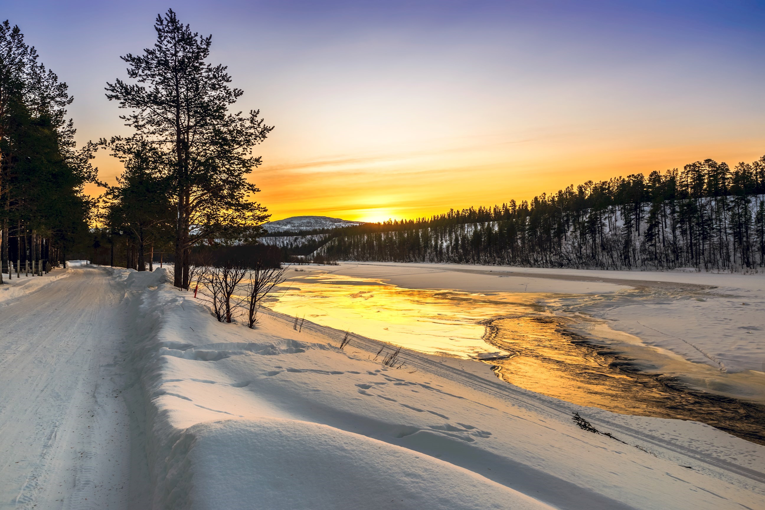 frozen-alta-river-sorrisniva-norway.jpg