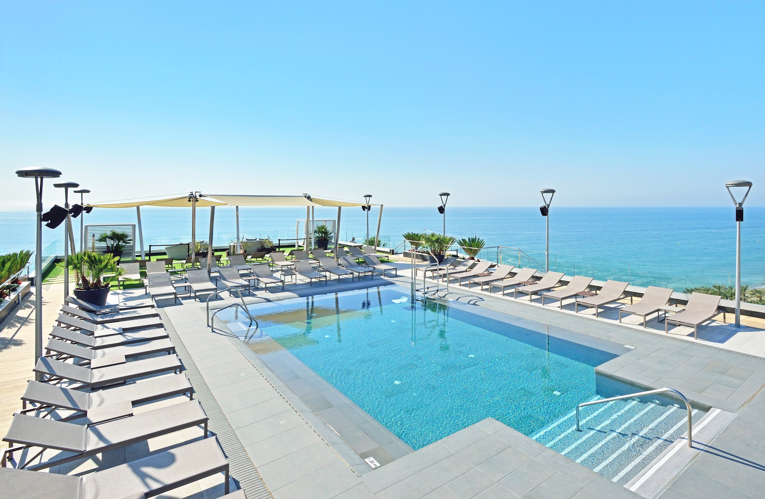 1-melia-costa-del-sol-torremolinos-roof-top-pool-rtd.jpg