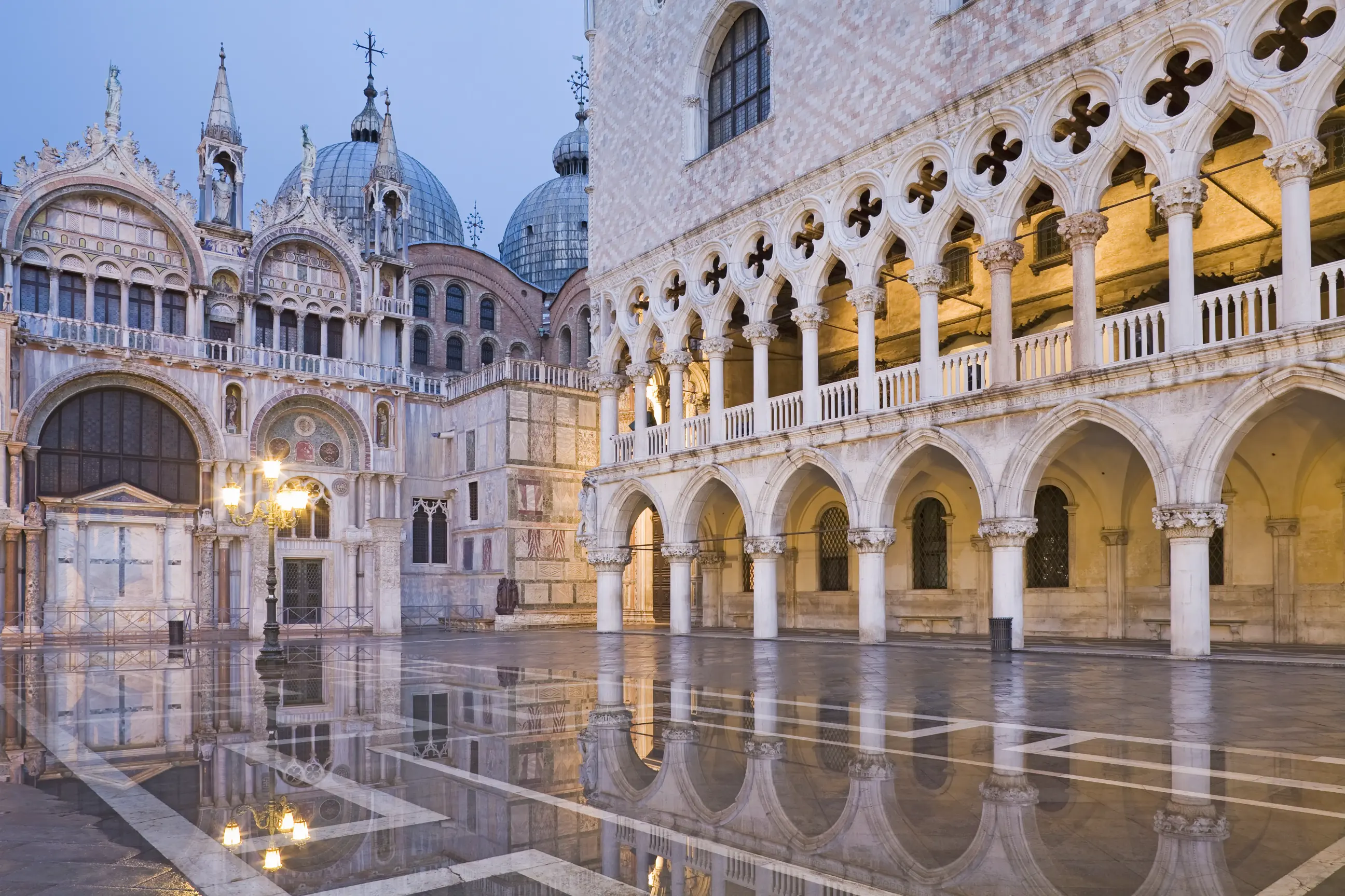 day-hero-stmarks-square-reflected-venice-italy.webp
