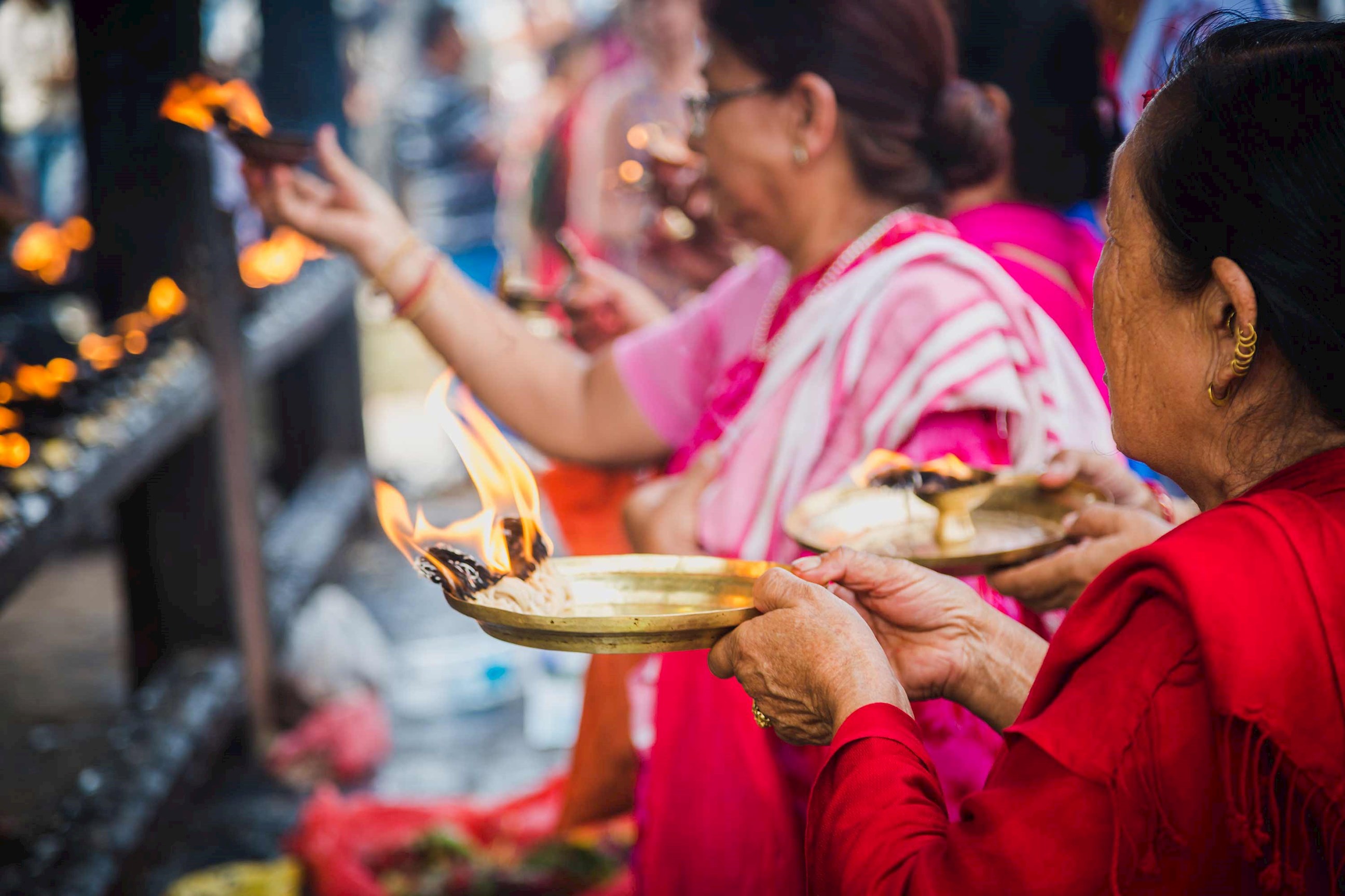 visit-market-watch-aarti-ceremony-kathmandu-nepal.jpg