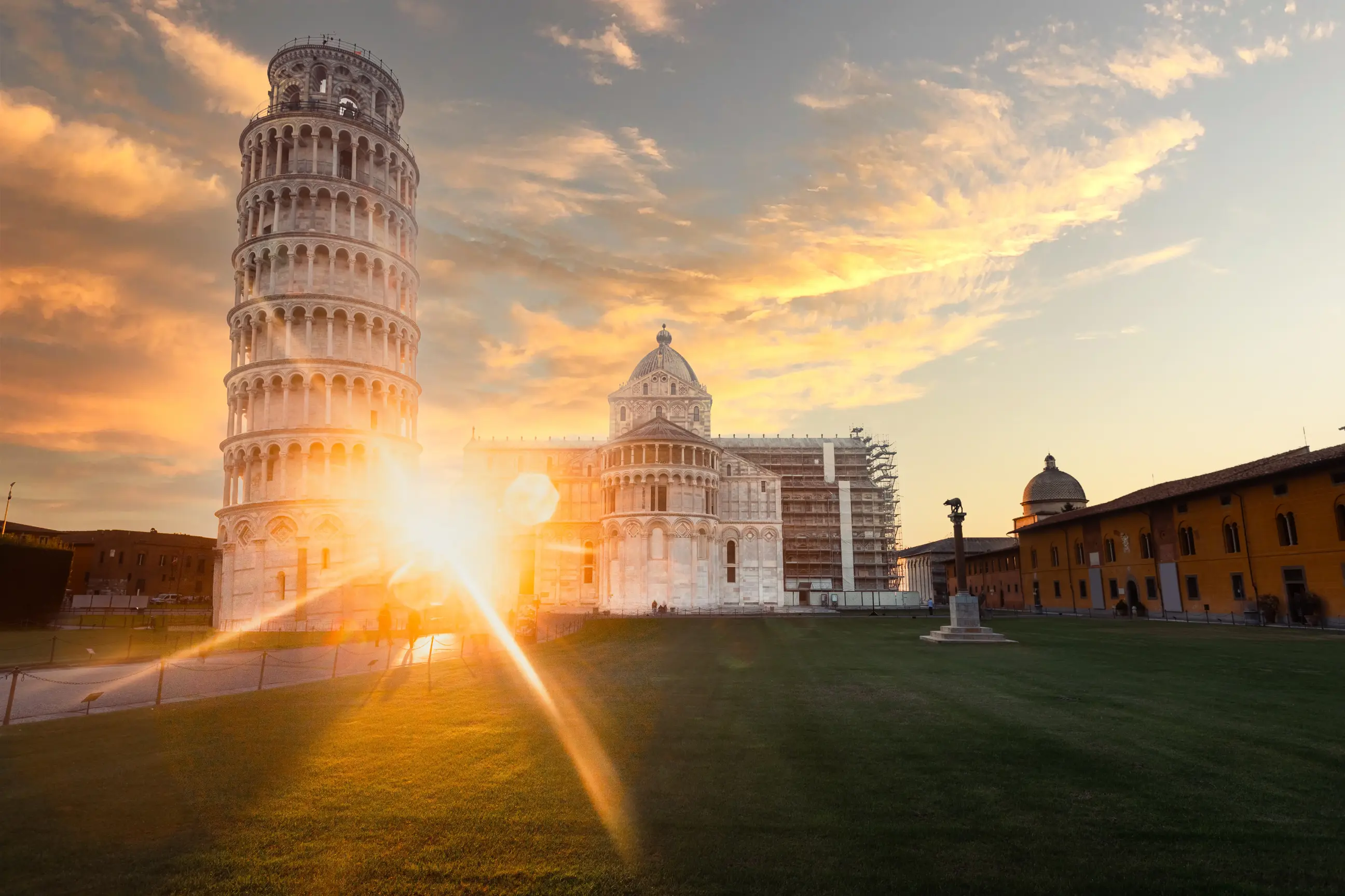 day-hero-famous-leaning-tower-of-pisa-italy.webp